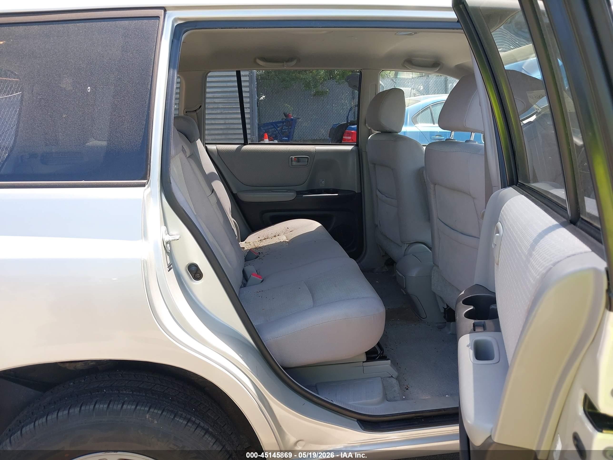 2005 Toyota Highlander V6 Серебряный vin: JTEEP21A650083005