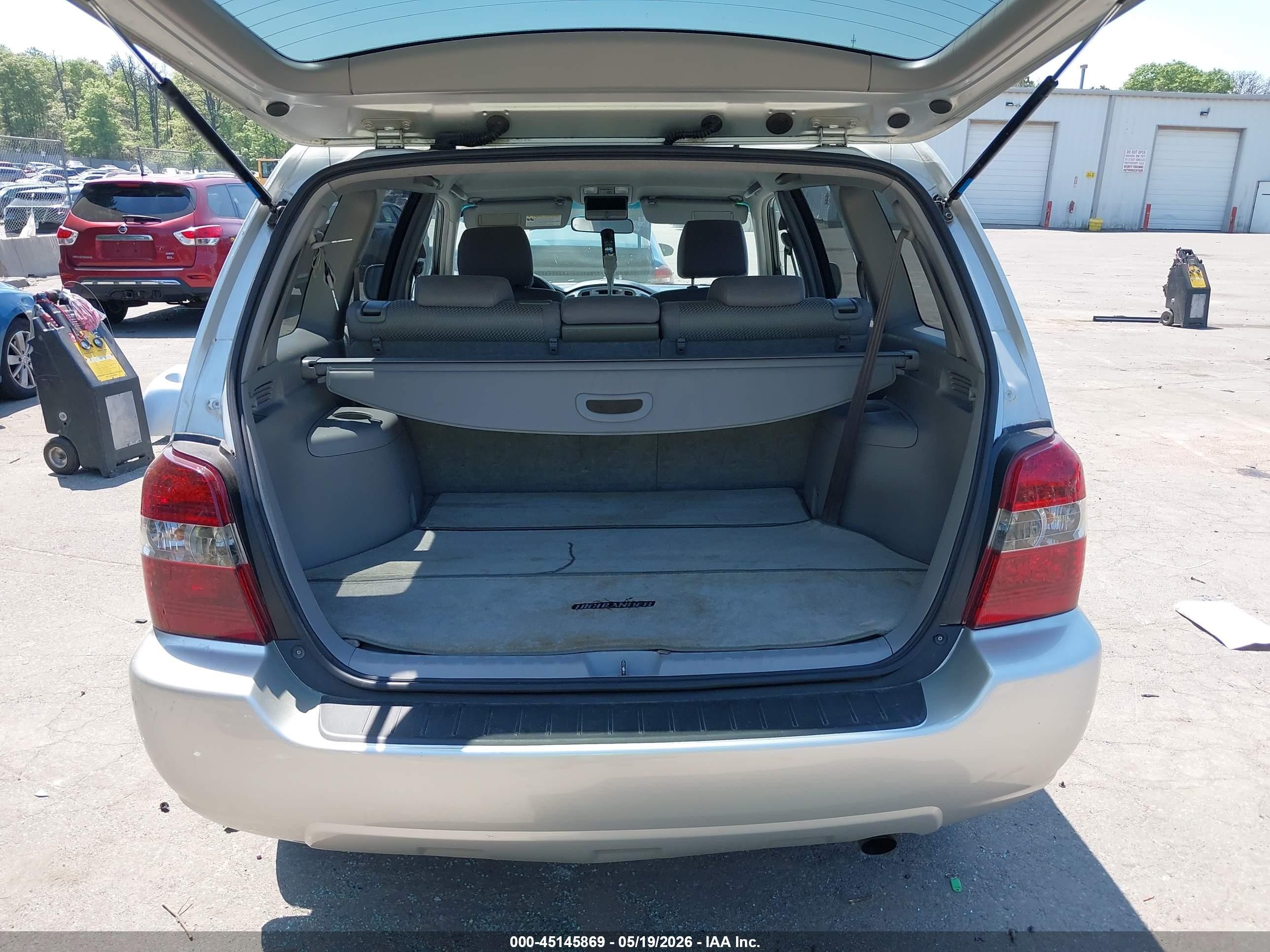 2005 Toyota Highlander V6 Серебряный vin: JTEEP21A650083005
