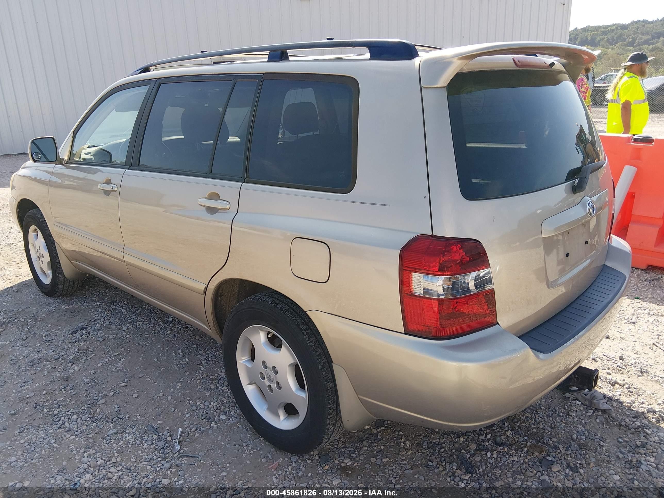 2005 Toyota Highlander Limited V6 Gold vin: JTEEP21A650091783