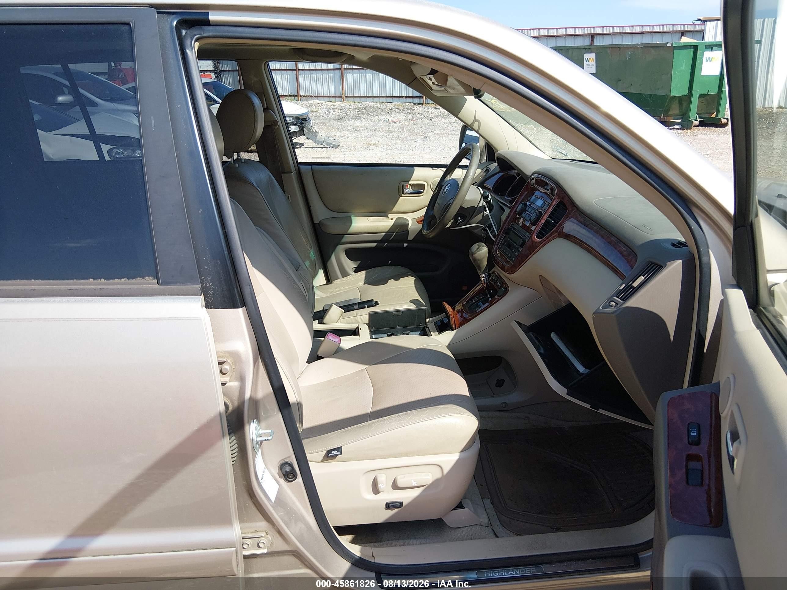 2005 Toyota Highlander Limited V6 Gold vin: JTEEP21A650091783