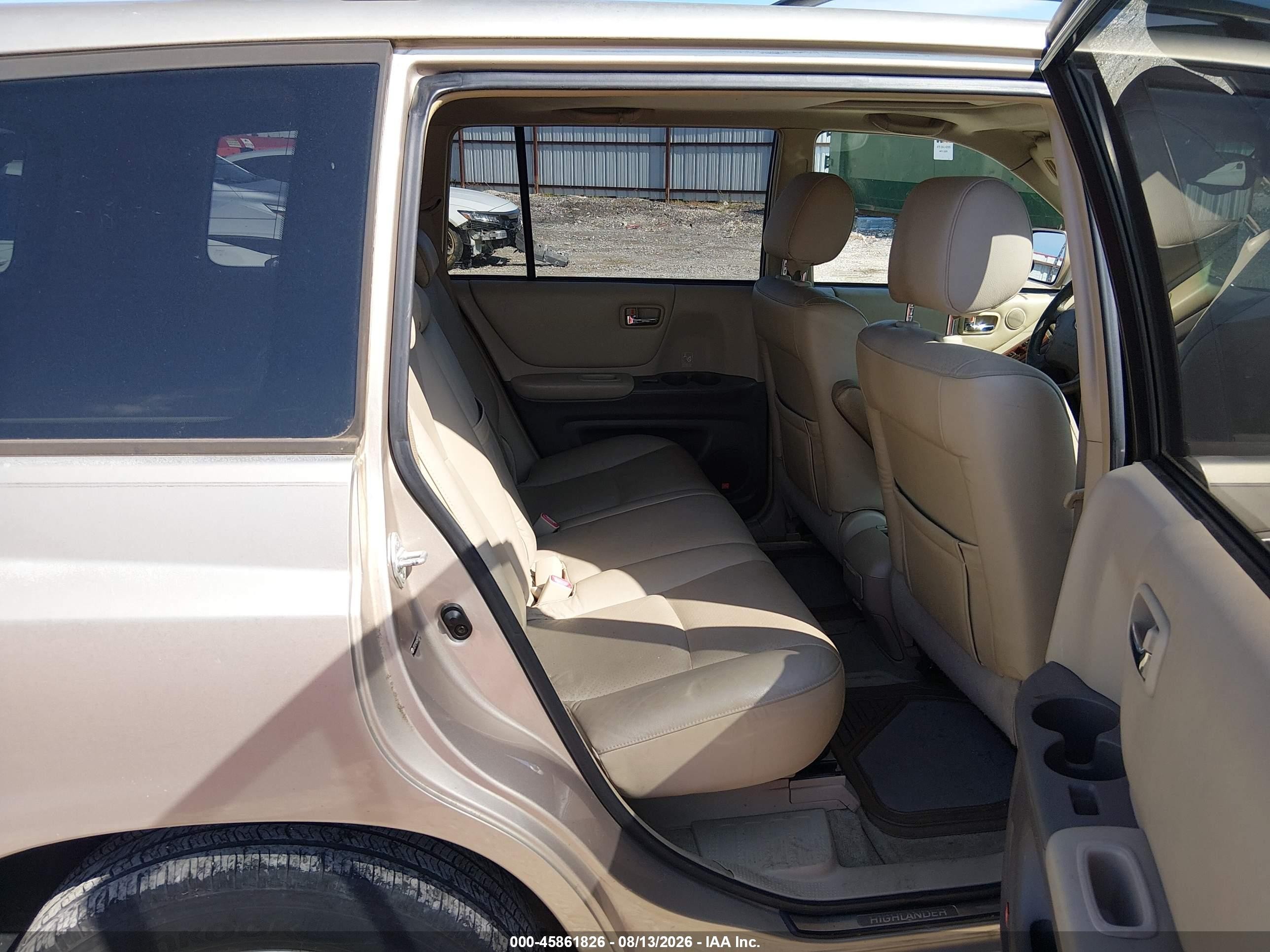 2005 Toyota Highlander Limited V6 Gold vin: JTEEP21A650091783