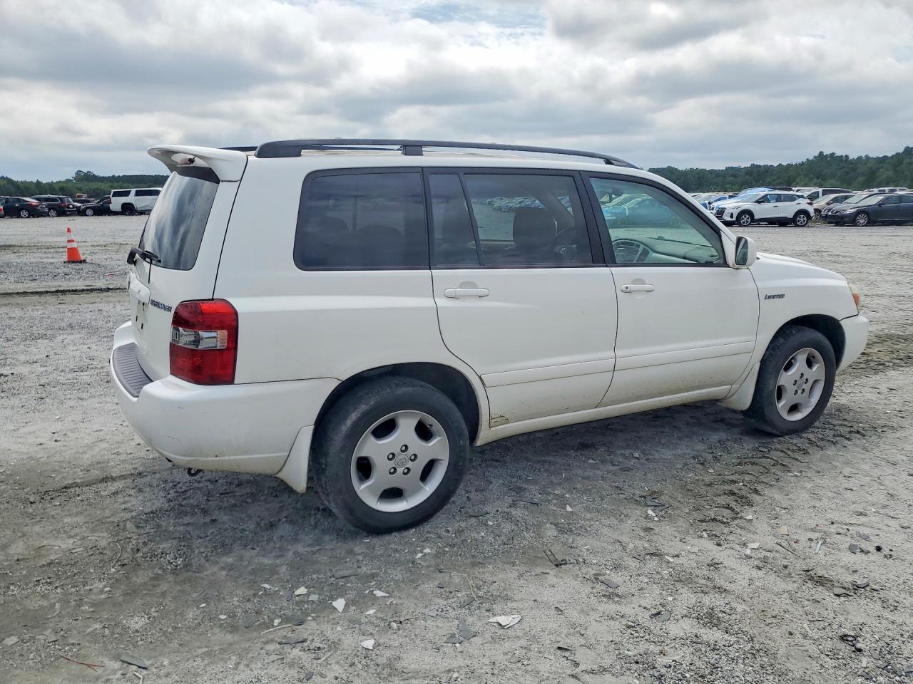 2005 Toyota Highlander Limited White vin: JTEEP21A650093131