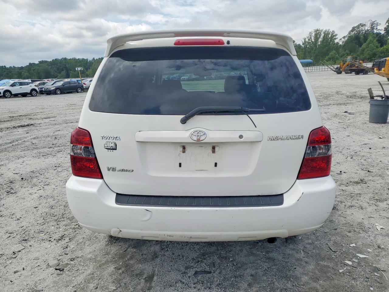 2005 Toyota Highlander Limited White vin: JTEEP21A650093131