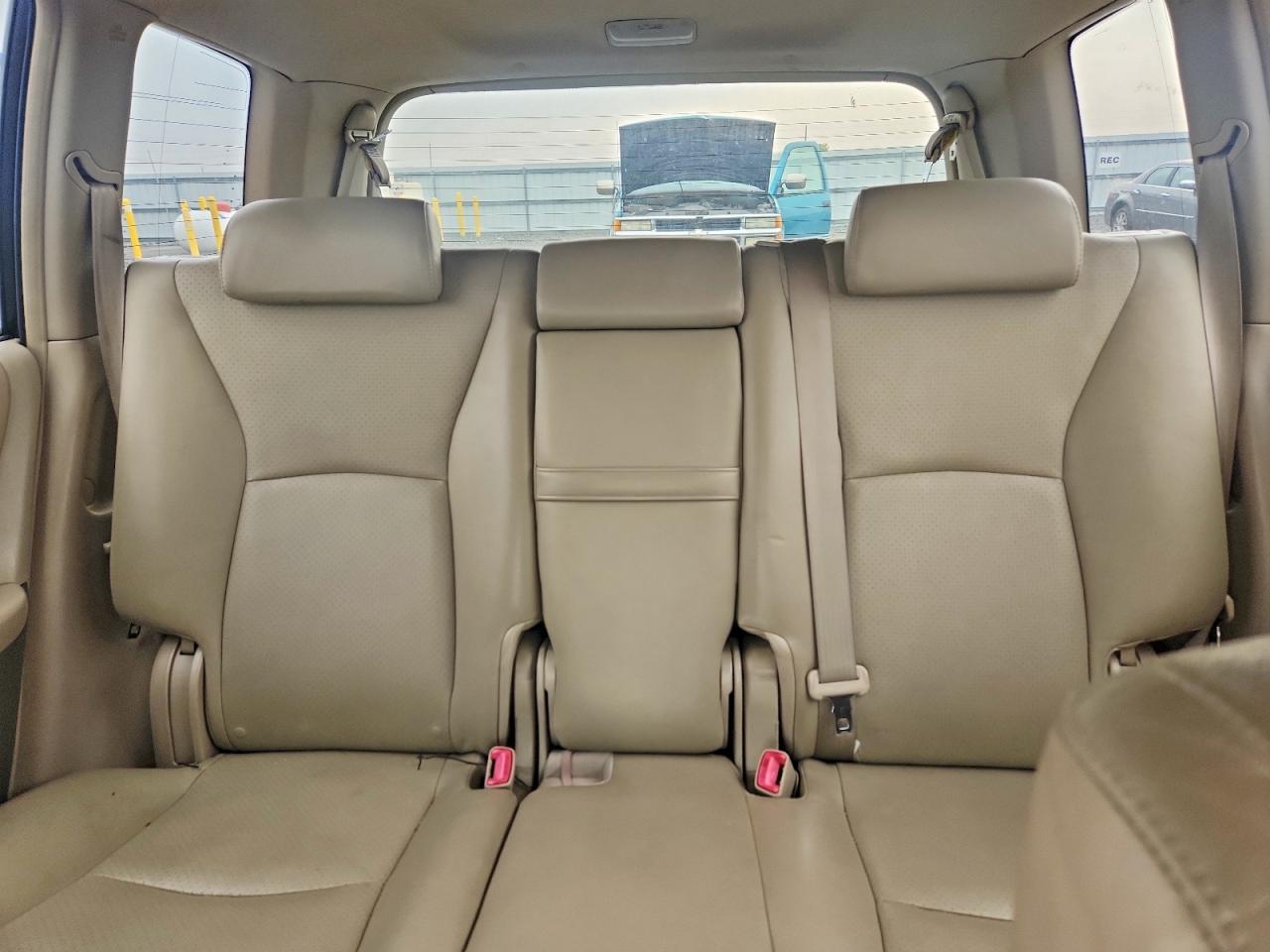 2005 Toyota Highlander Limited White vin: JTEEP21A650103947