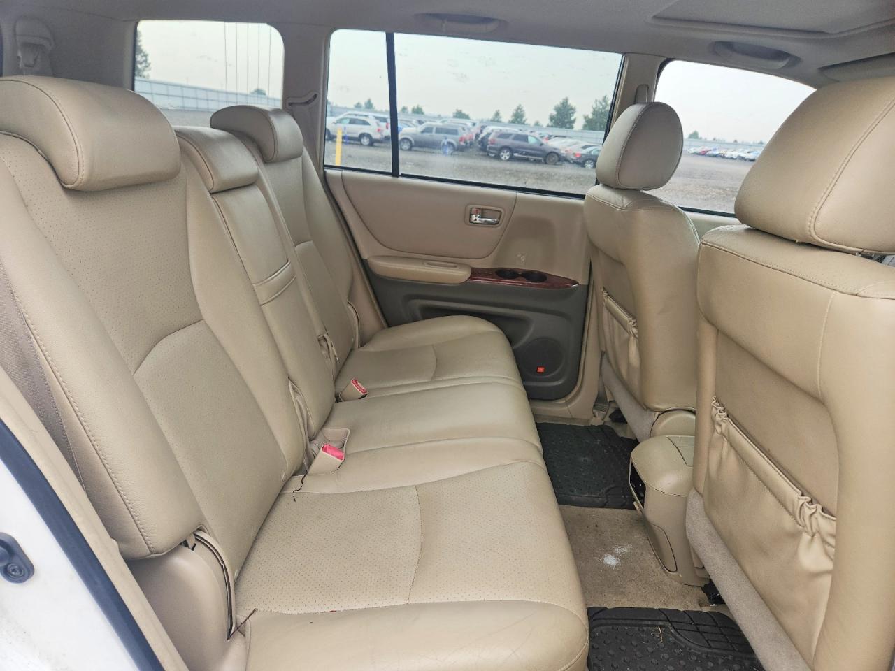 2005 Toyota Highlander Limited White vin: JTEEP21A650103947