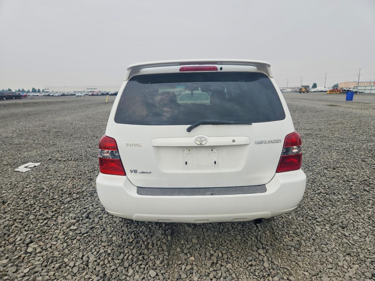 2005 Toyota Highlander Limited White vin: JTEEP21A650103947