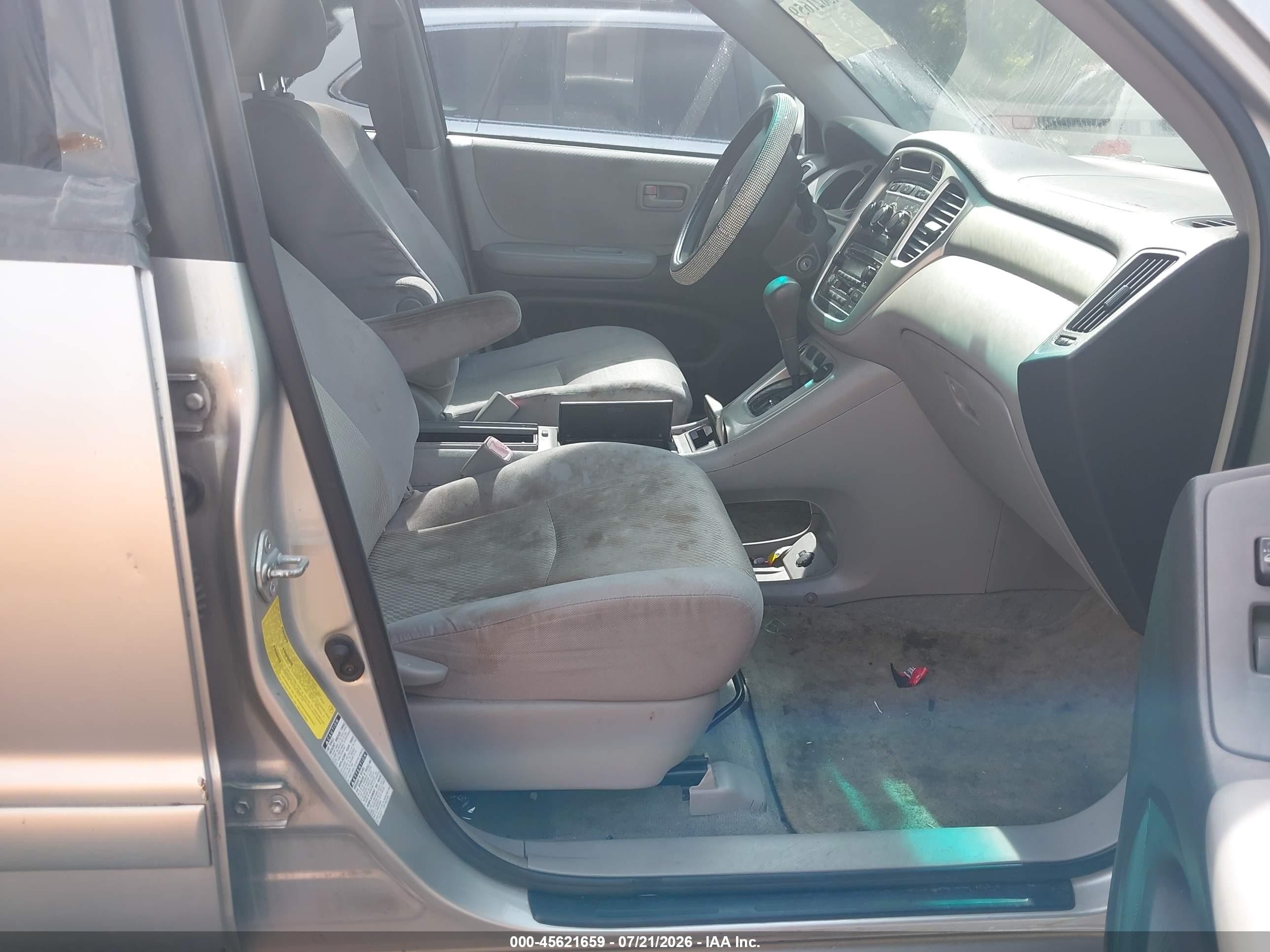 2005 Toyota Highlander V6 White vin: JTEEP21A650127018