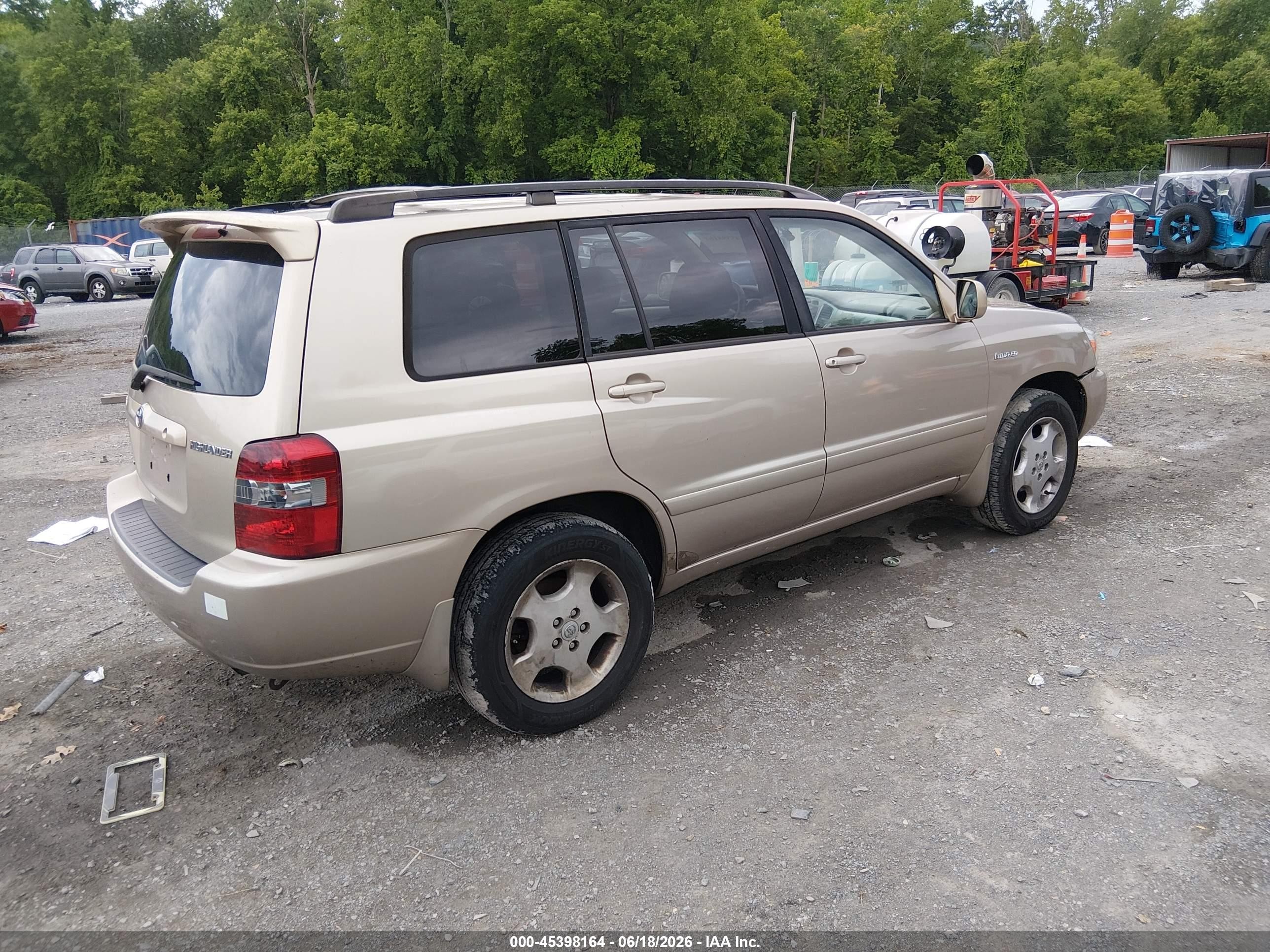 2006 Toyota Highlander Limited V6 Gold vin: JTEEP21A660136982