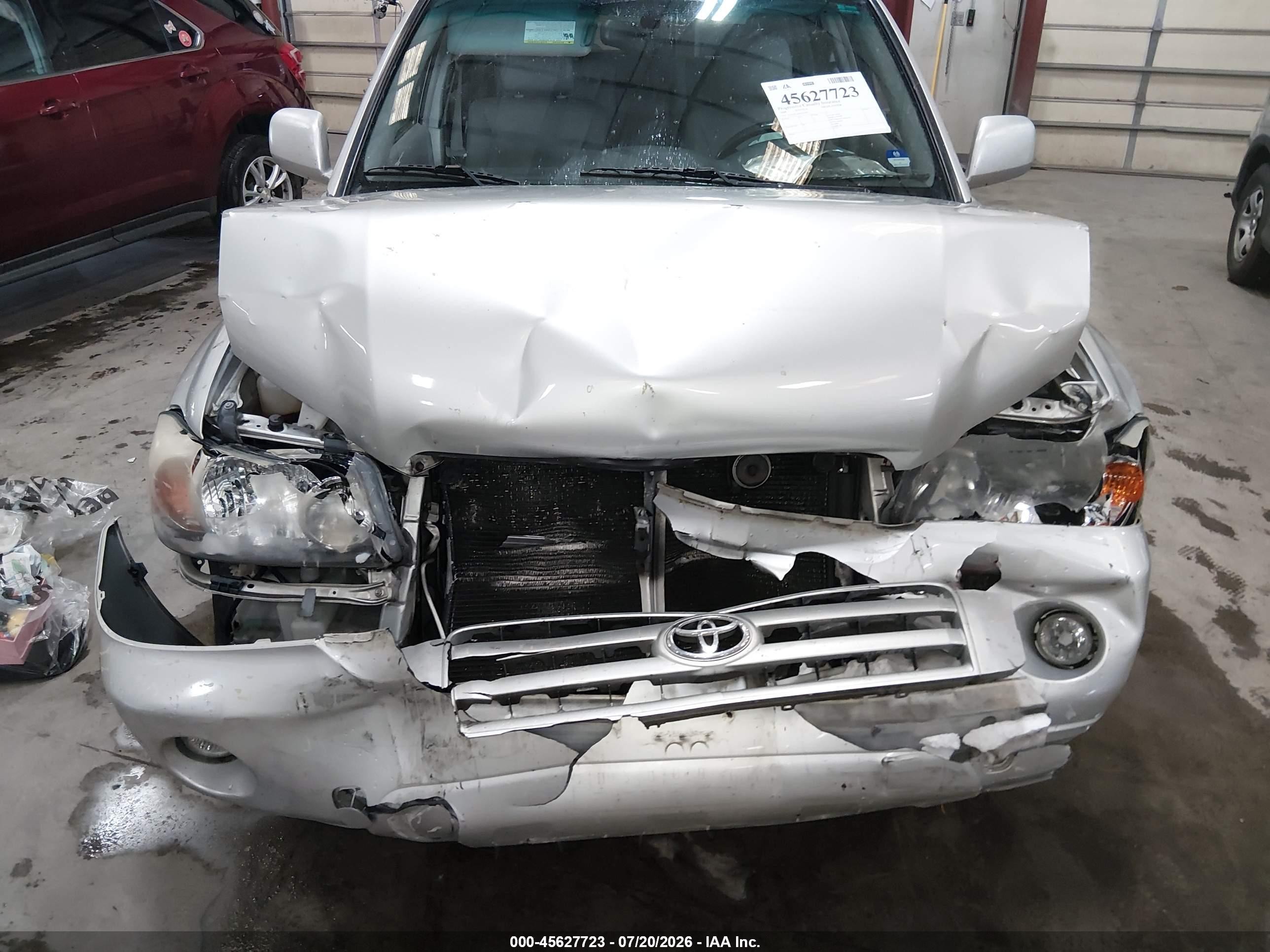 2006 Toyota Highlander Limited V6 Silver vin: JTEEP21A660143043