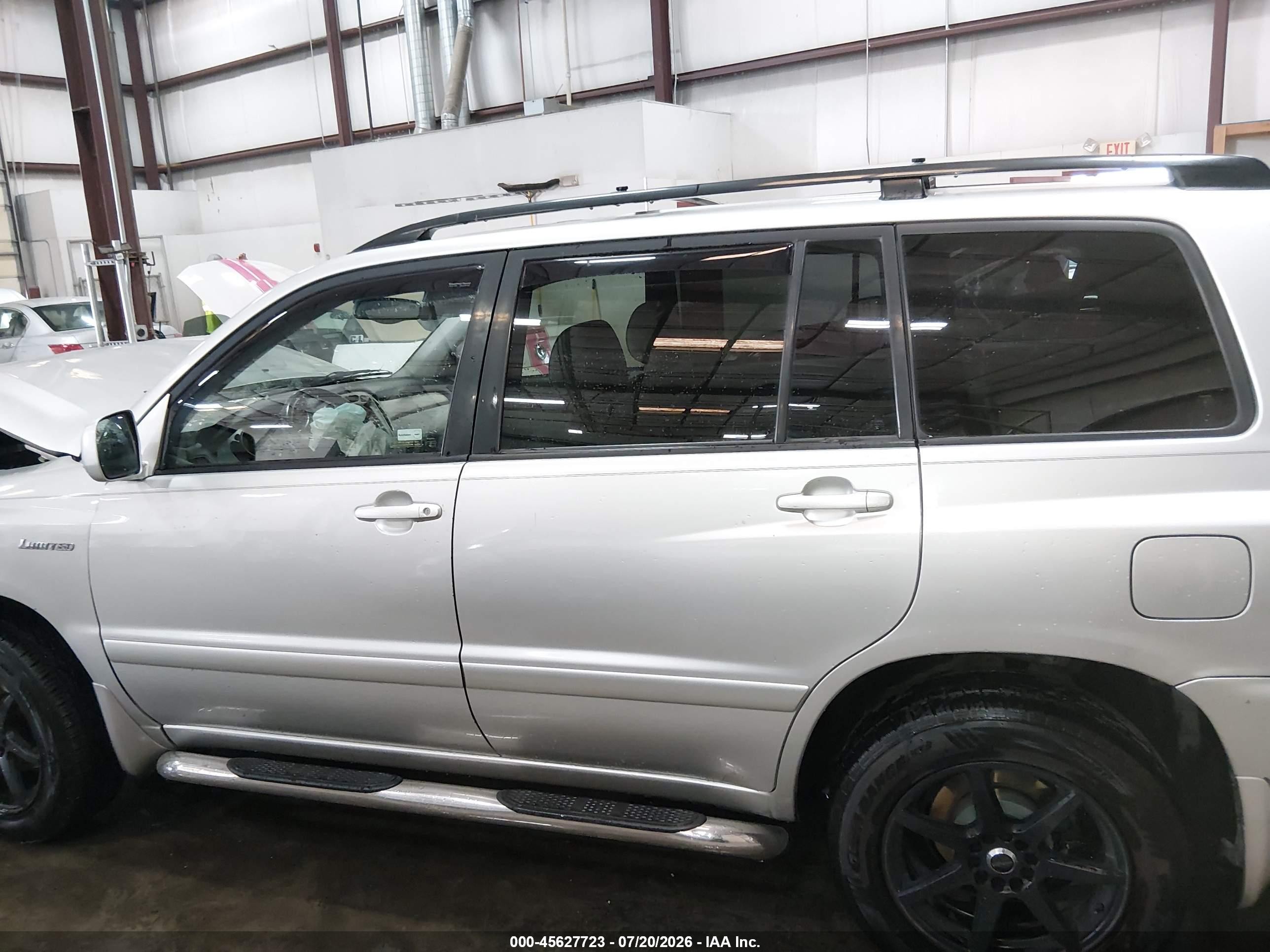 2006 Toyota Highlander Limited V6 Silver vin: JTEEP21A660143043