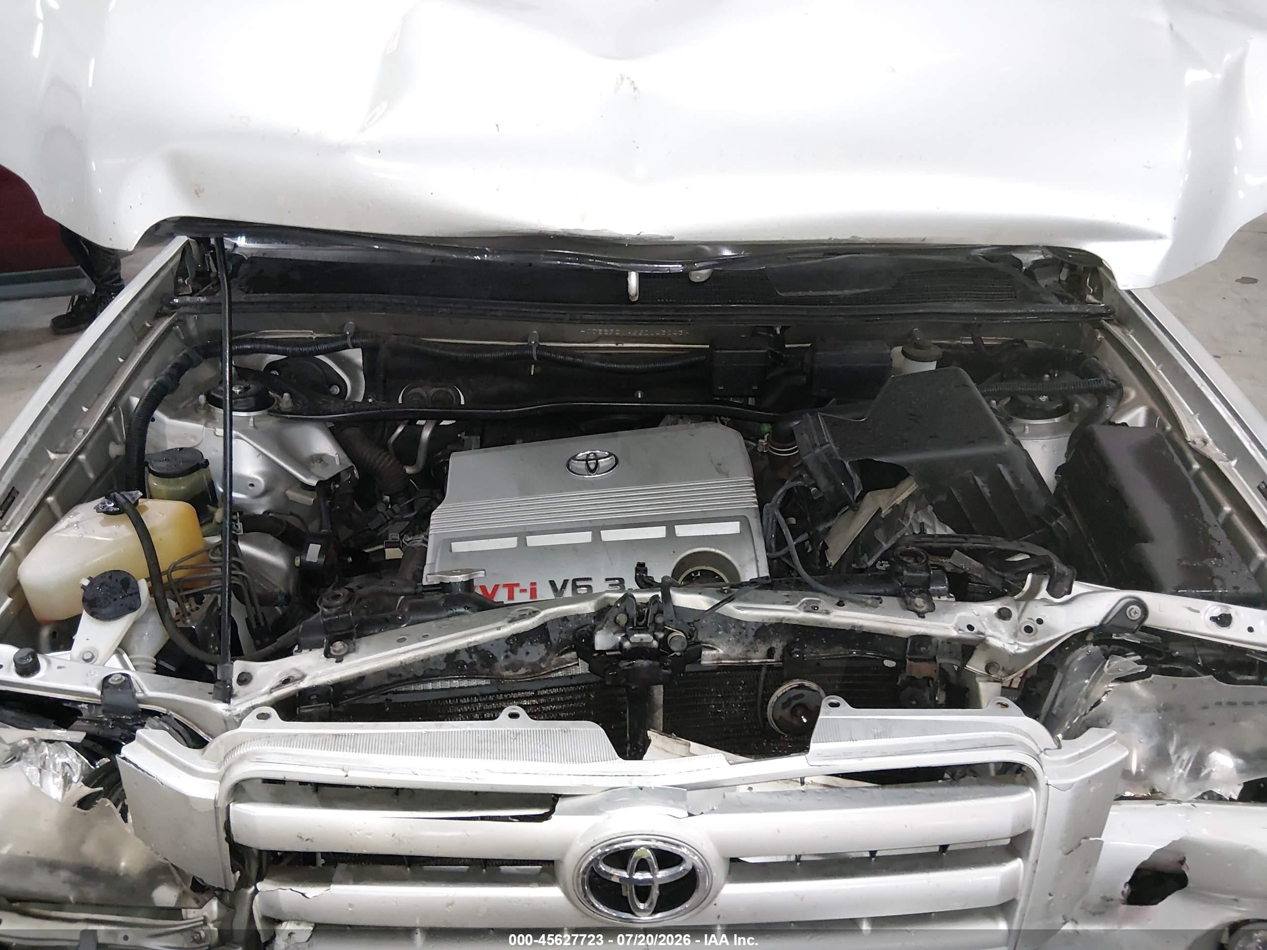 2006 Toyota Highlander Limited V6 Silver vin: JTEEP21A660143043