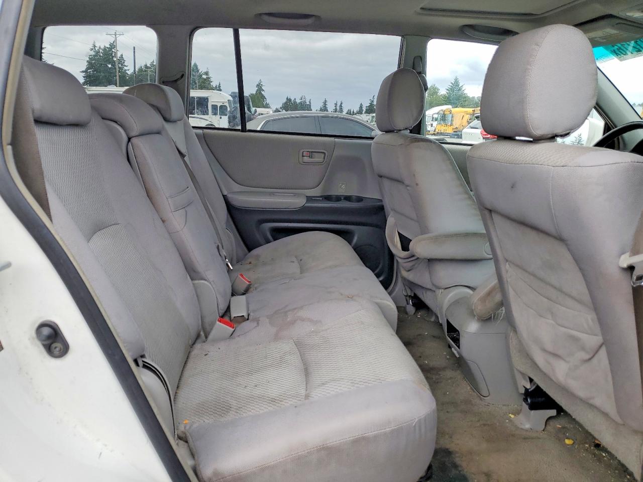 2007 Toyota Highlander Base White vin: JTEEP21A670210225