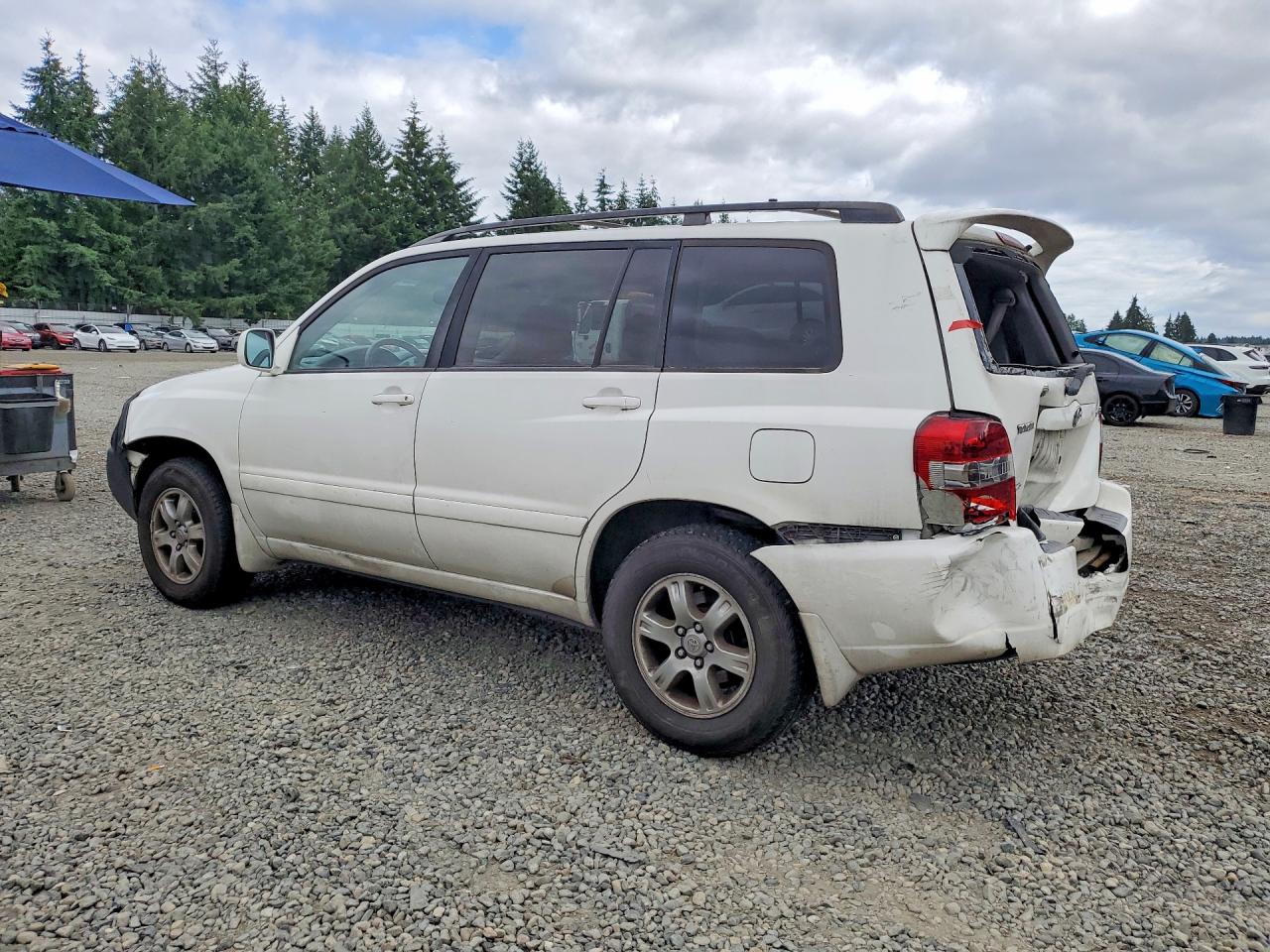 2007 Toyota Highlander Base White vin: JTEEP21A670210225