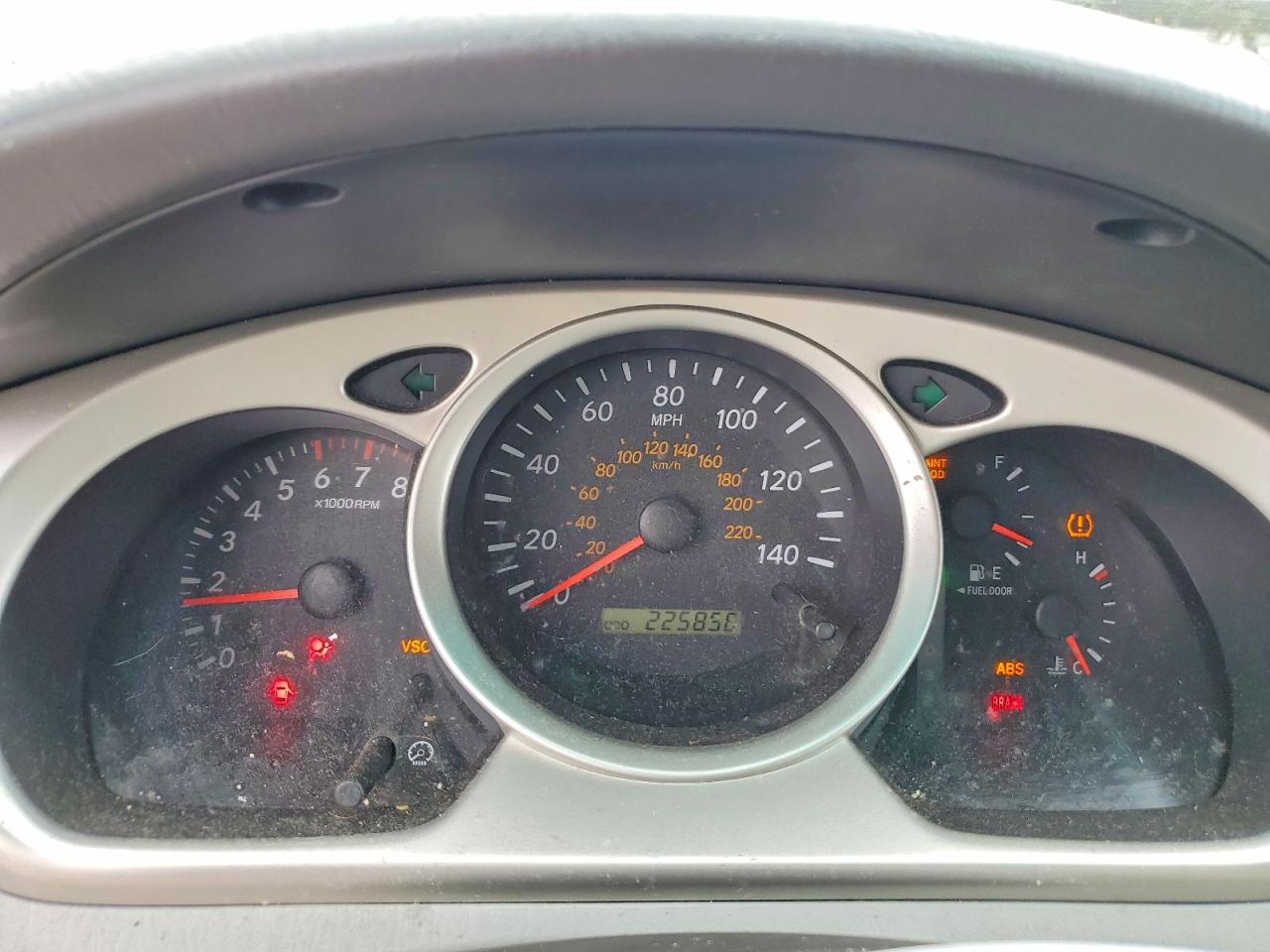 2007 Toyota Highlander Base White vin: JTEEP21A670210225