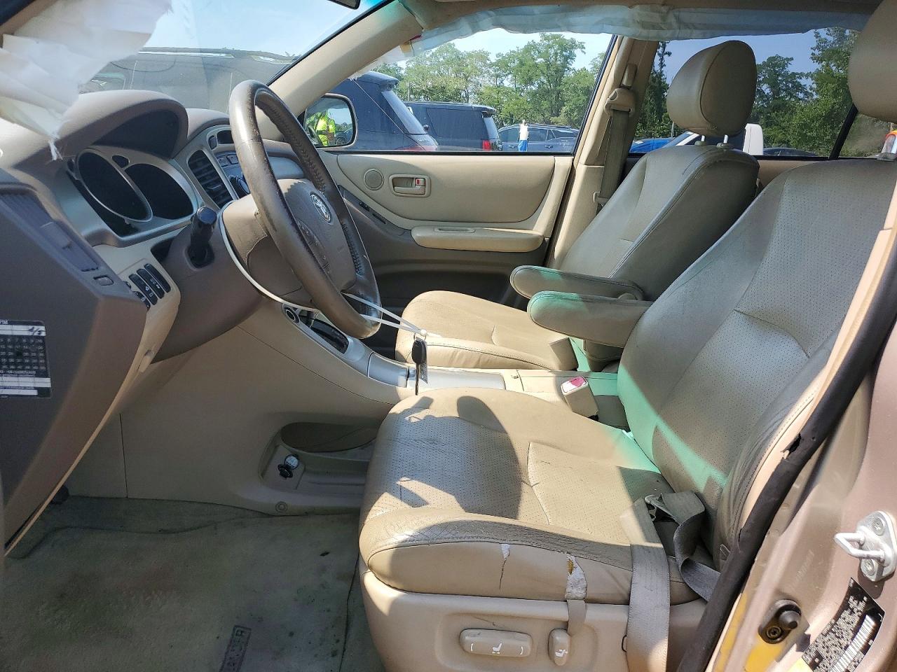 2007 Toyota Highlander Base Tan vin: JTEEP21A670210497