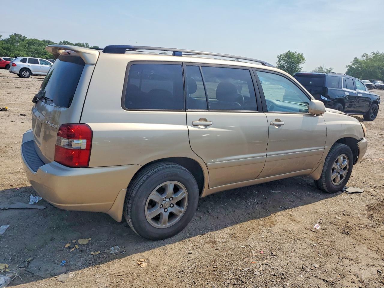 2007 Toyota Highlander Base Tan vin: JTEEP21A670210497