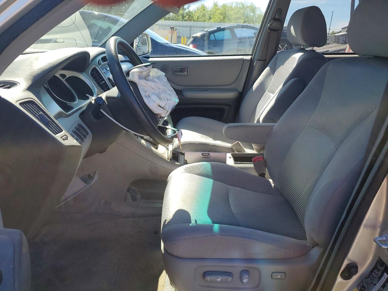 2007 Toyota Highlander Base Серебряный vin: JTEEP21A670228675