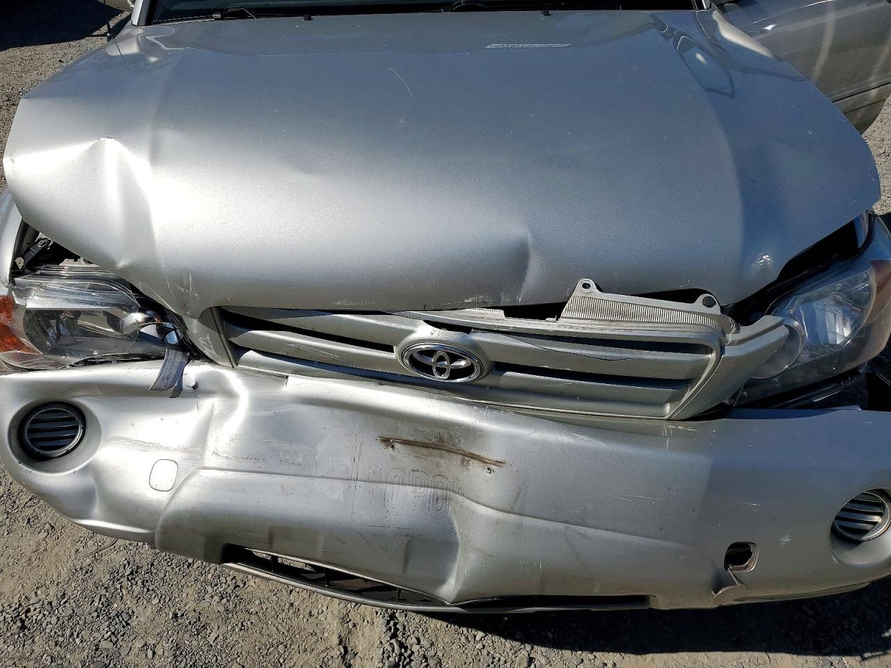 2007 Toyota Highlander Base Серебряный vin: JTEEP21A670228675