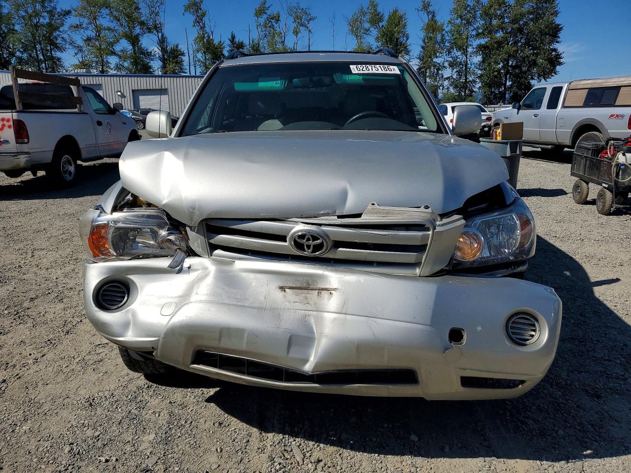2007 Toyota Highlander Base Серебряный vin: JTEEP21A670228675