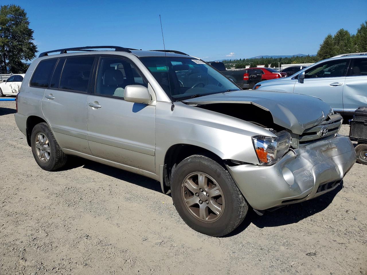 2007 Toyota Highlander Base Серебряный vin: JTEEP21A670228675