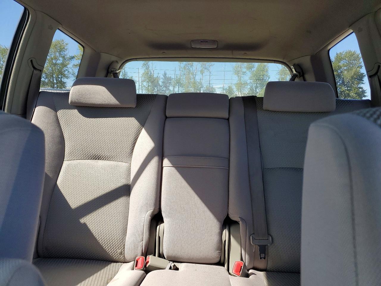 2007 Toyota Highlander Base Серебряный vin: JTEEP21A670228675
