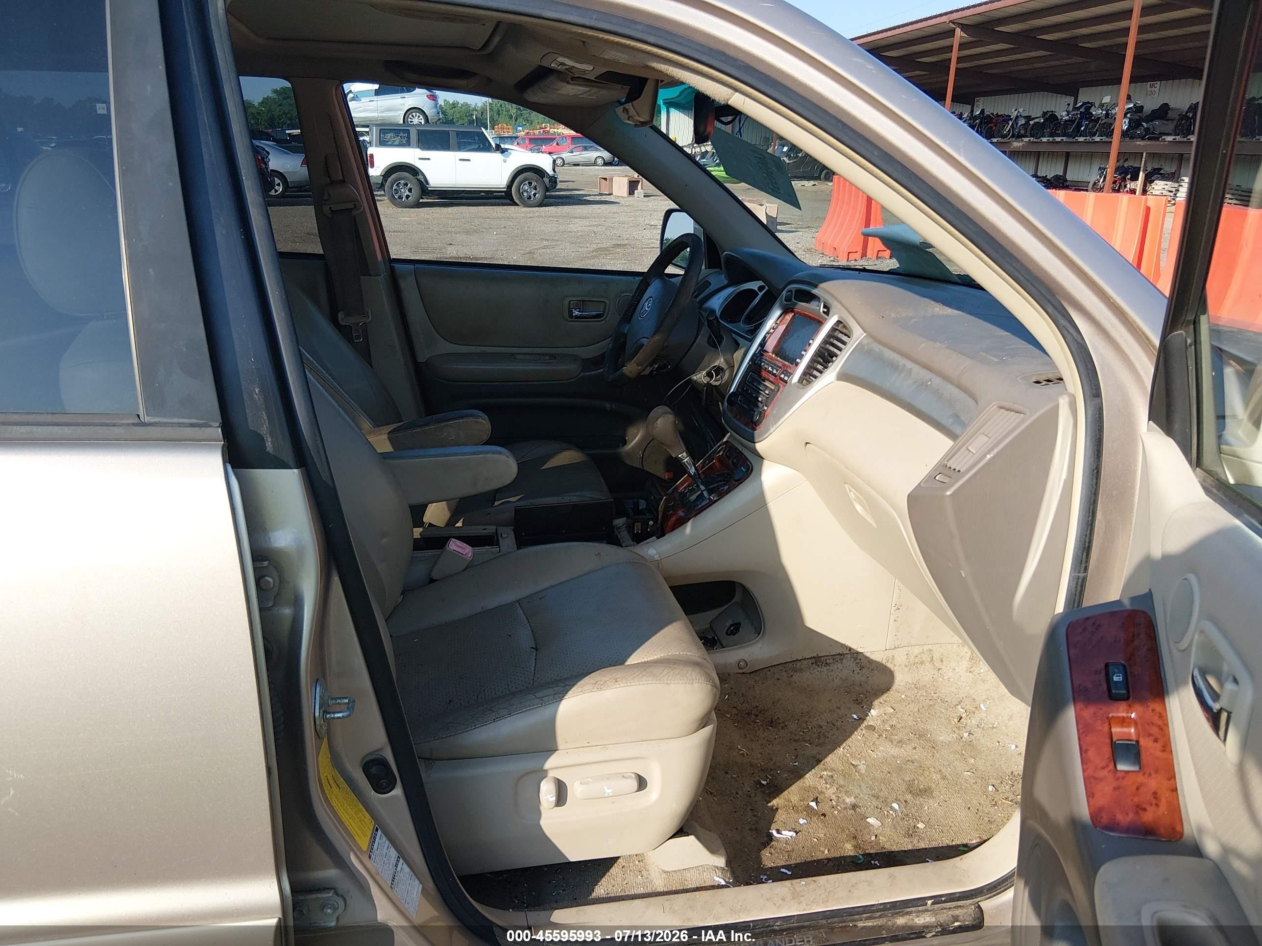 2004 Toyota Highlander Limited V6 Gold vin: JTEEP21A740011115