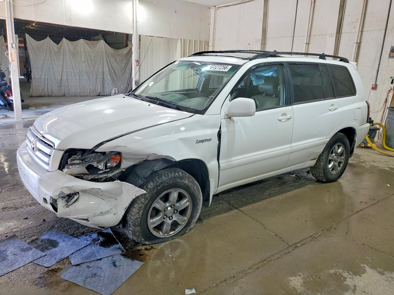 2004 Toyota Highlander Base White vin: JTEEP21A740030926