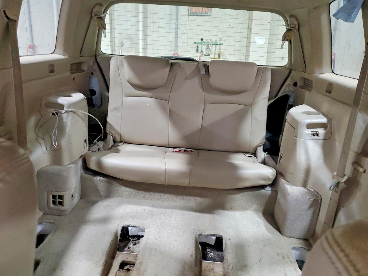 2004 Toyota Highlander Base White vin: JTEEP21A740030926