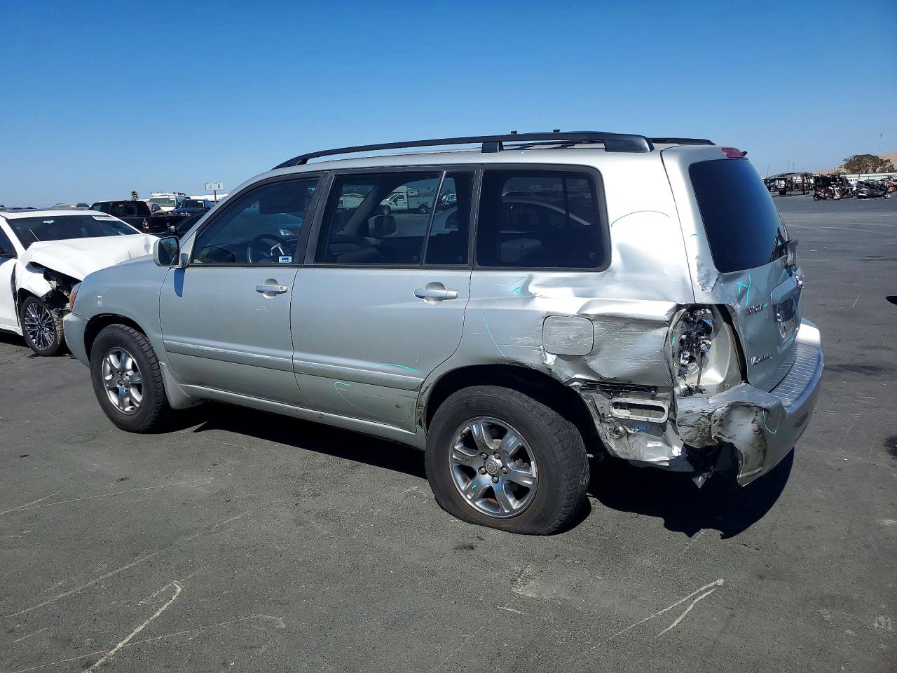 2004 Toyota Highlander Base Silver vin: JTEEP21A740052473