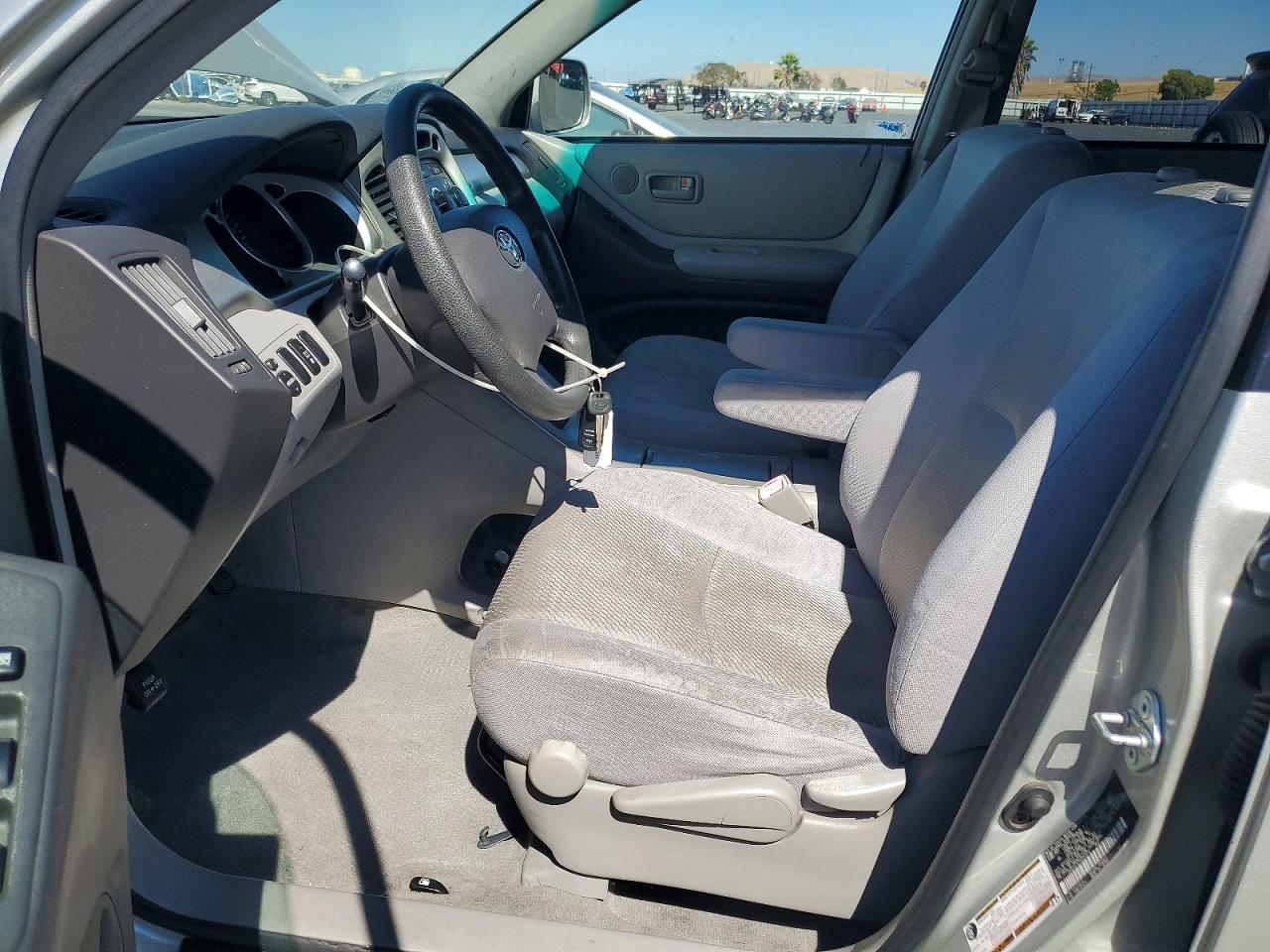 2004 Toyota Highlander Base Silver vin: JTEEP21A740052473