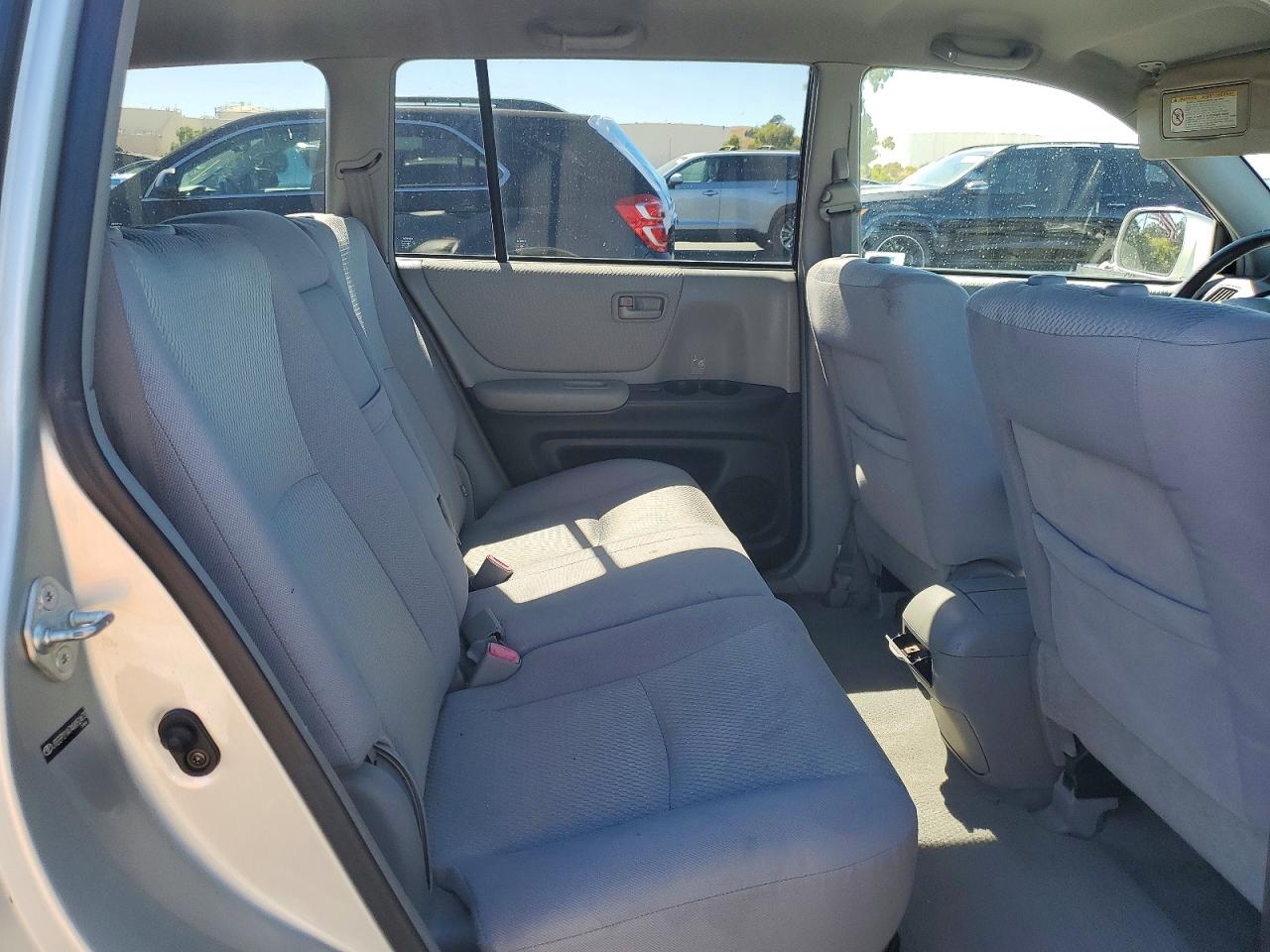 2004 Toyota Highlander Base Silver vin: JTEEP21A740052473