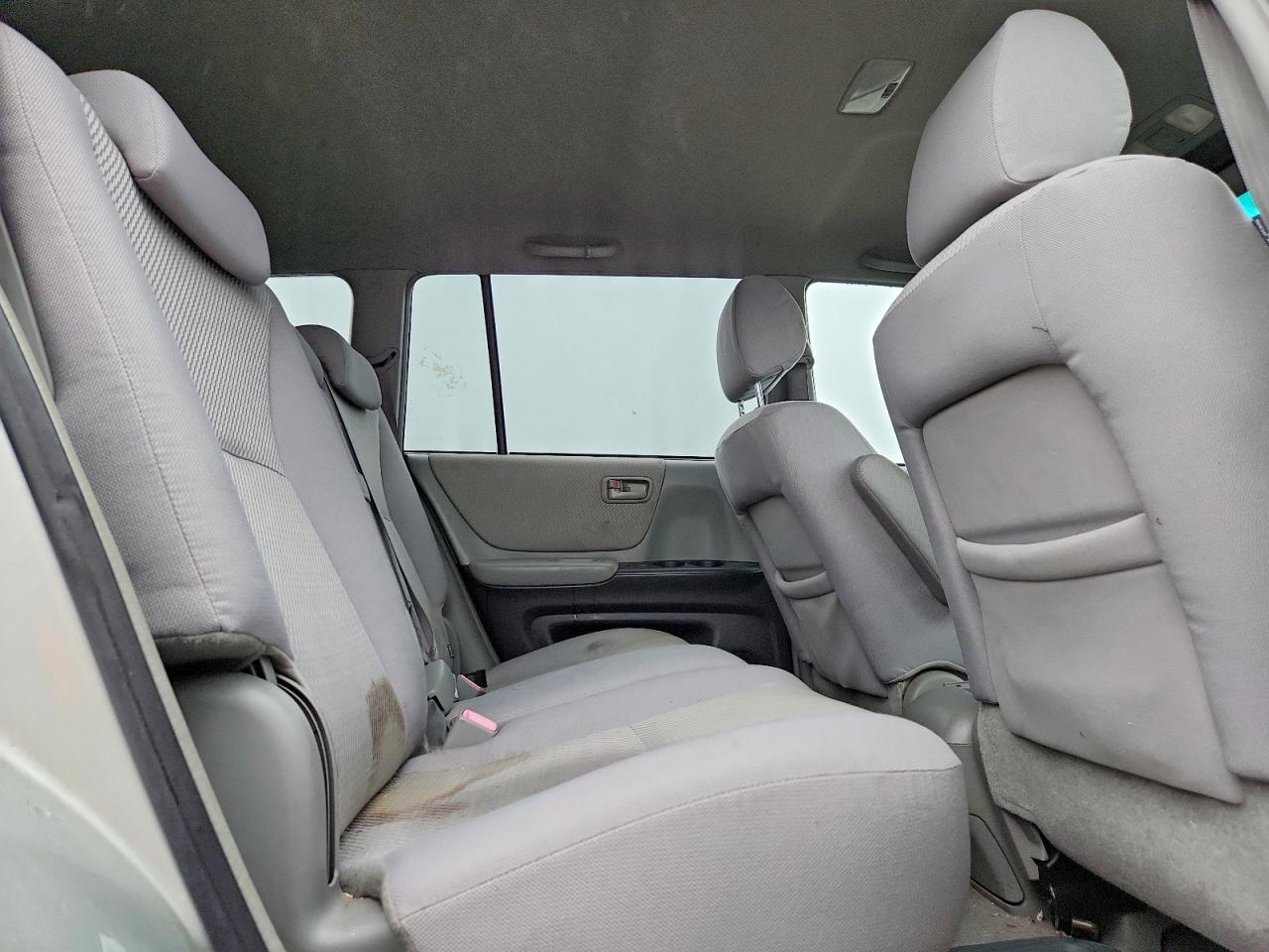 2005 Toyota Highlander Silver vin: JTEEP21A740053820