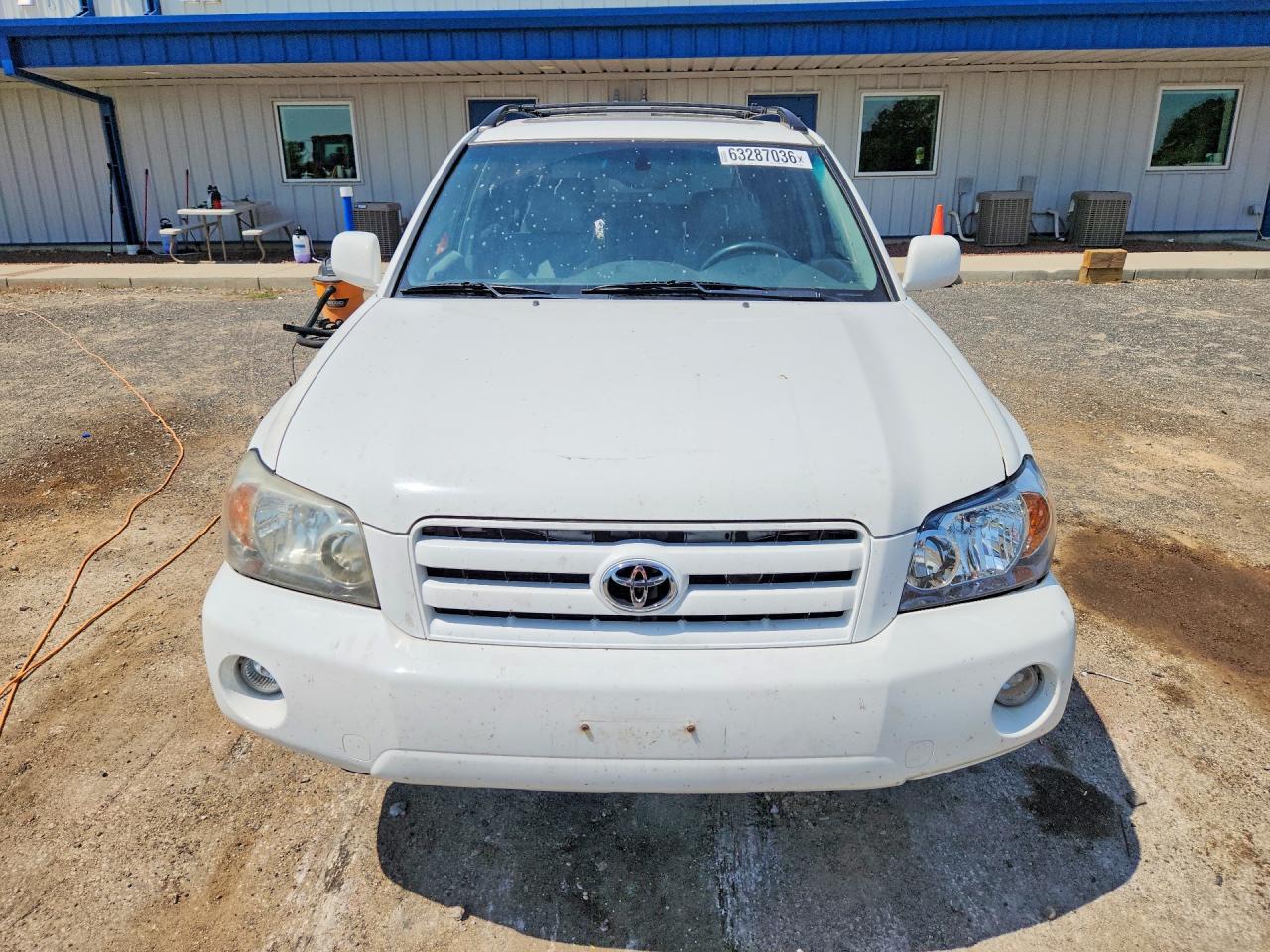 2005 Toyota Highlander Limited Белый vin: JTEEP21A750133443