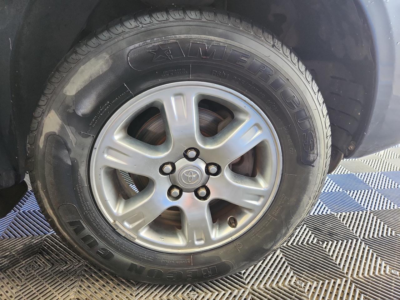 2006 Toyota Highlander Limited Blue vin: JTEEP21A760153760 Damage: Right Front Wheel, Curb Rash, 3 To 4 Inches