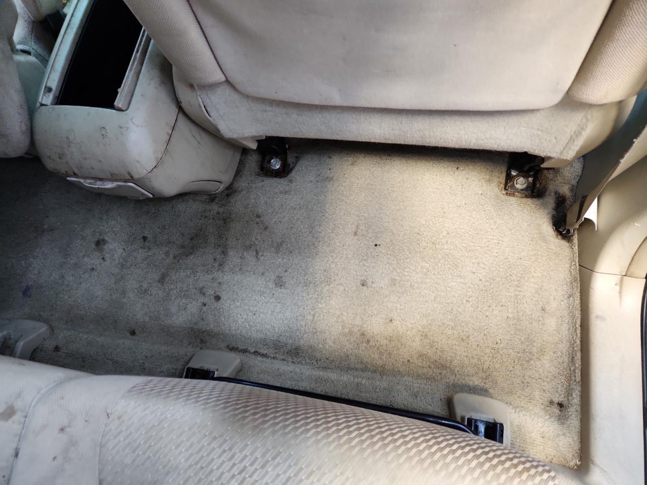 2006 Toyota Highlander Limited Blue vin: JTEEP21A760153760 Damage: Right Rear Carpet, Stained, Permanent