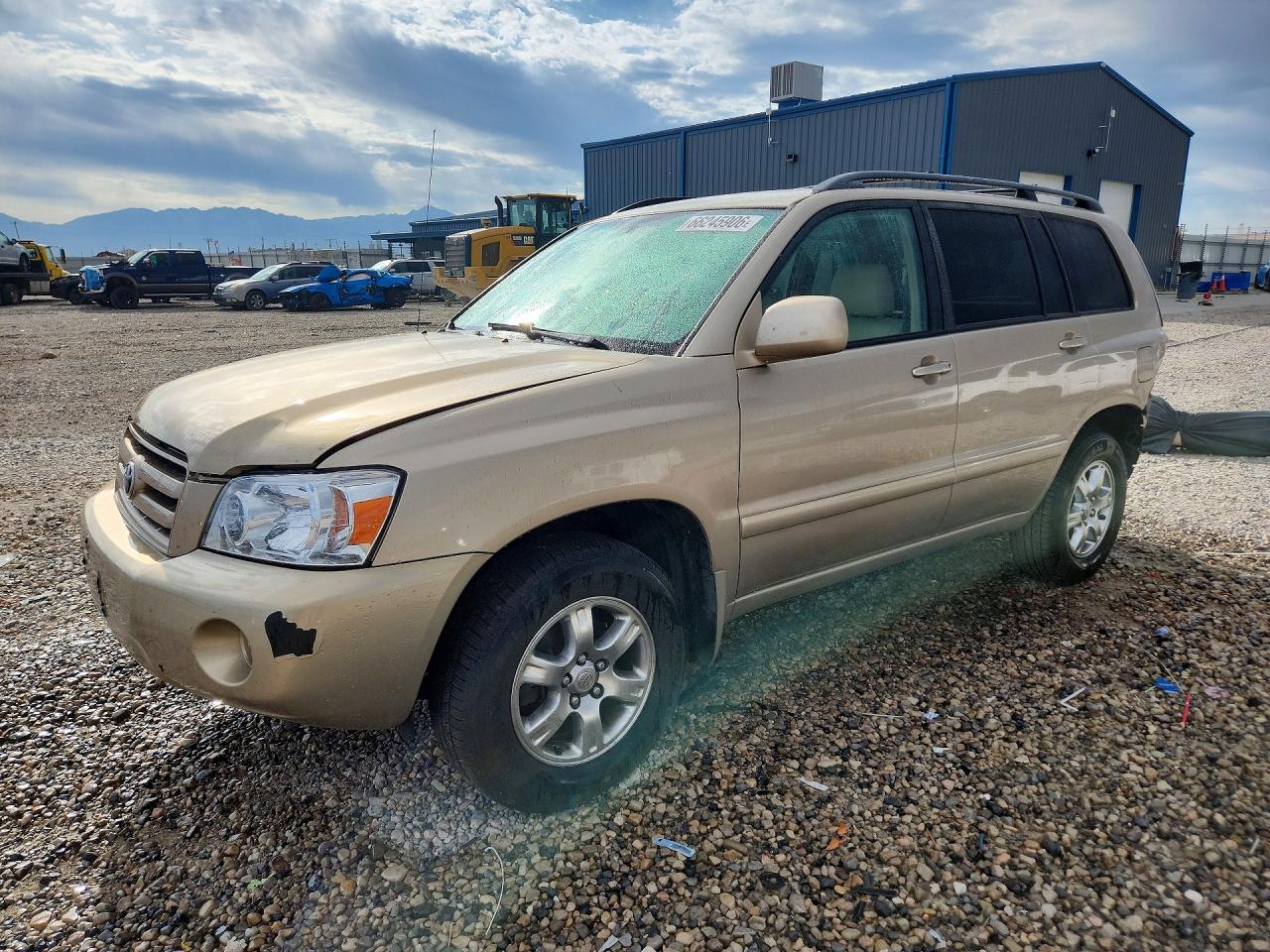 2006 Toyota Highlander Base Tan vin: JTEEP21A760185043