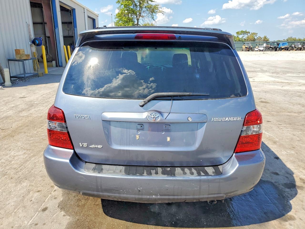 2007 Toyota Highlander Base Blue vin: JTEEP21A770191944