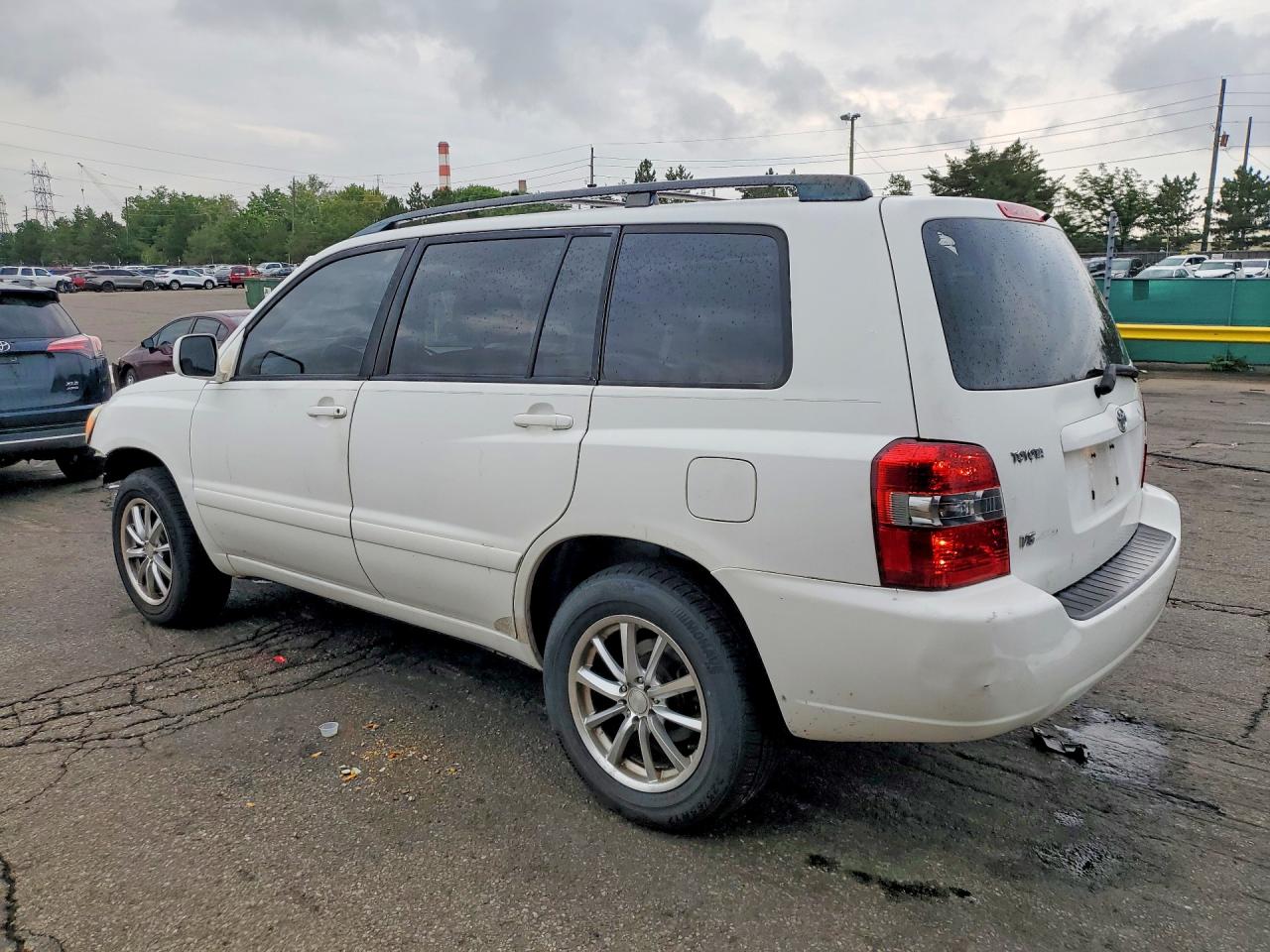 2004 Toyota Highlander Base White vin: JTEEP21A840066267