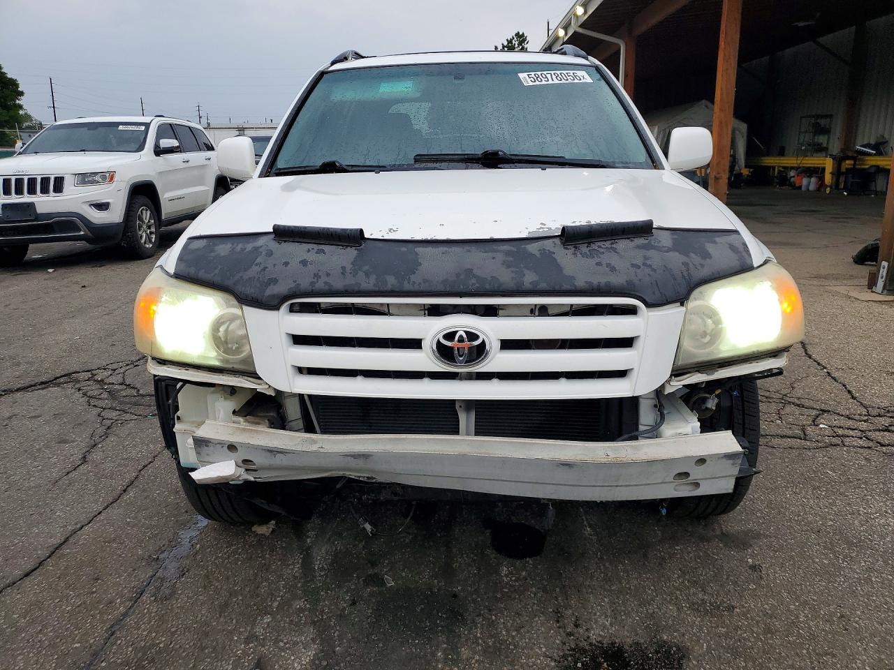 2004 Toyota Highlander Base White vin: JTEEP21A840066267
