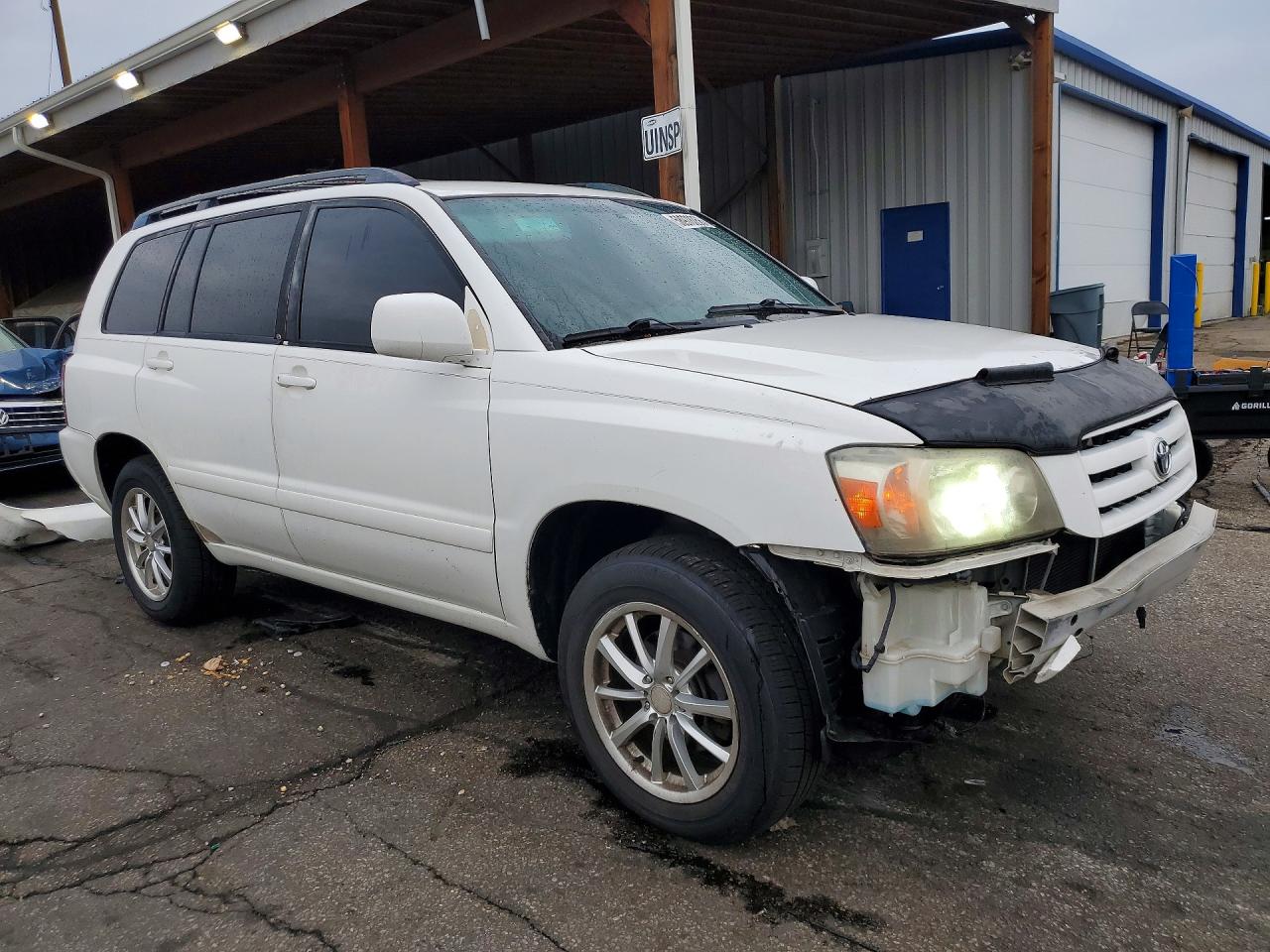 2004 Toyota Highlander Base White vin: JTEEP21A840066267