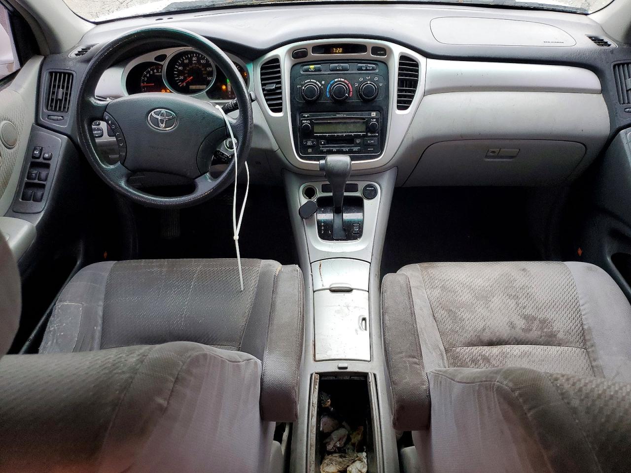 2004 Toyota Highlander Base White vin: JTEEP21A840066267