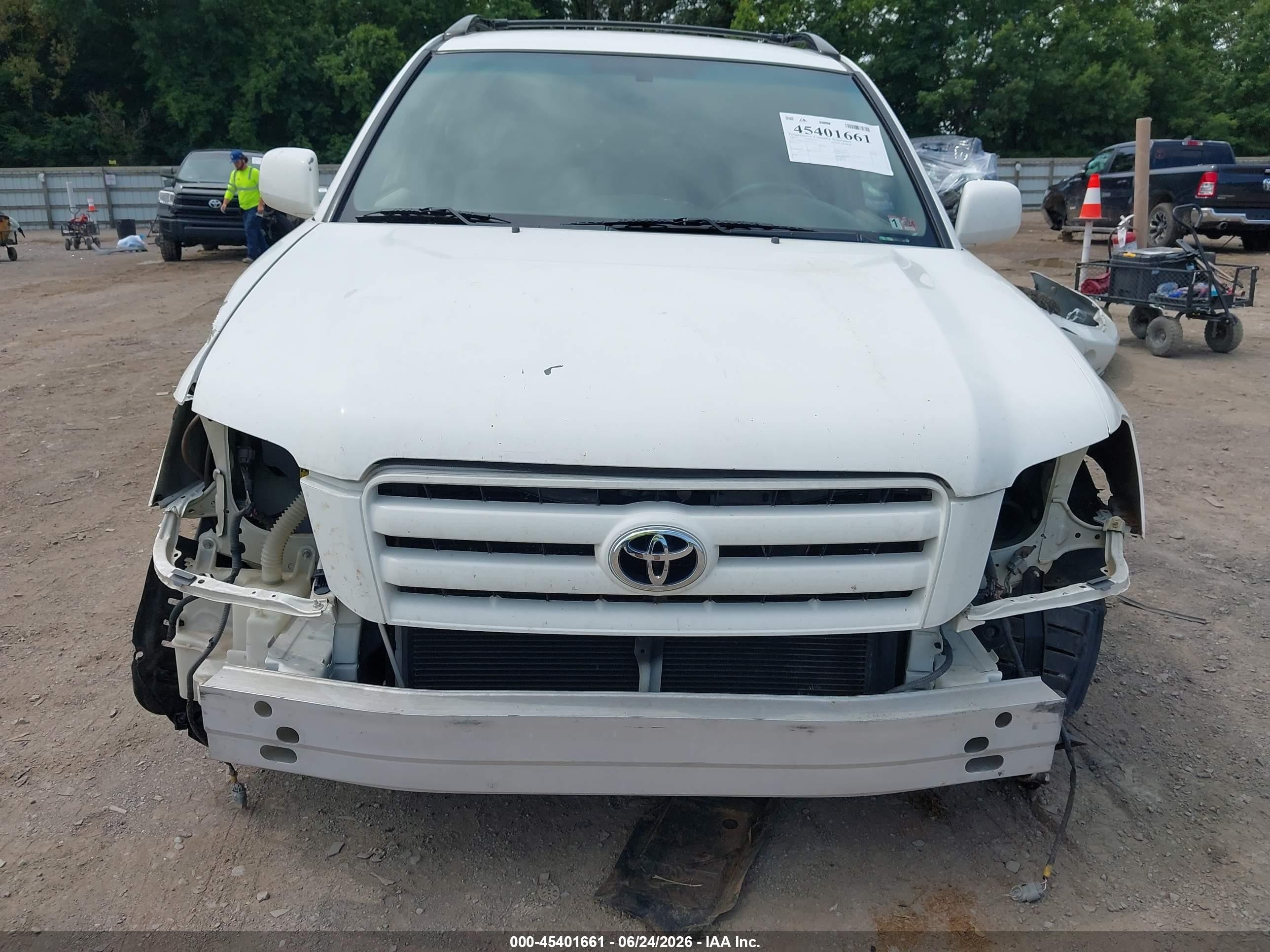 2005 Toyota Highlander V6 White vin: JTEEP21A850089324