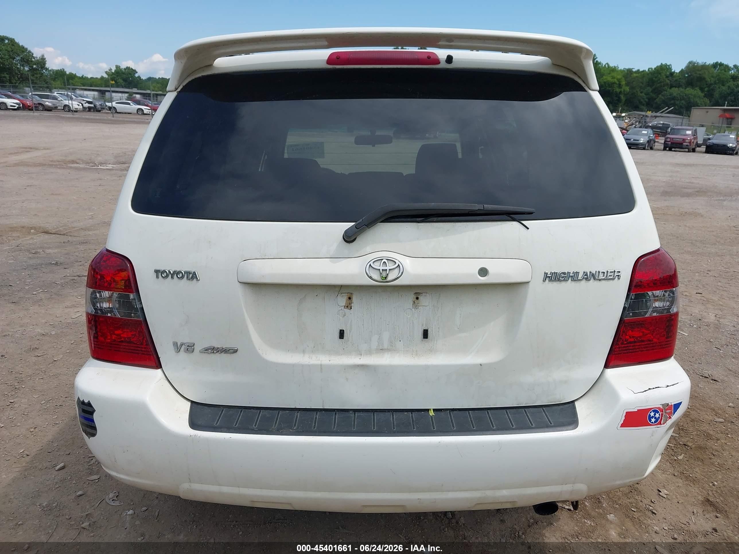 2005 Toyota Highlander V6 White vin: JTEEP21A850089324