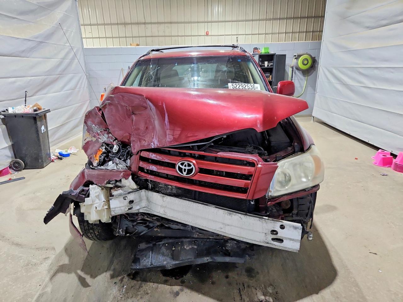 2007 Toyota Highlander Base Red vin: JTEEP21A870212705