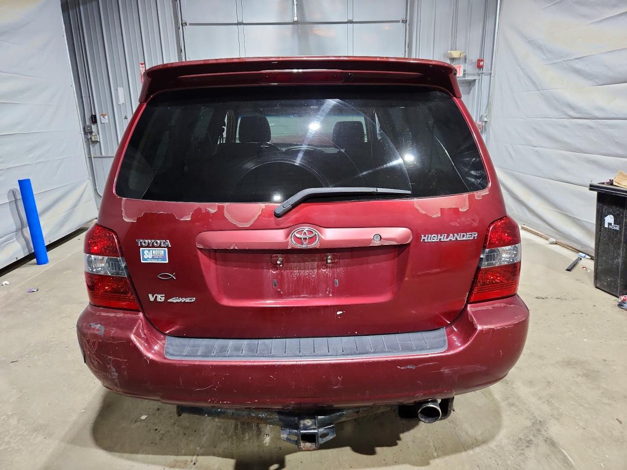 2007 Toyota Highlander Base Red vin: JTEEP21A870212705