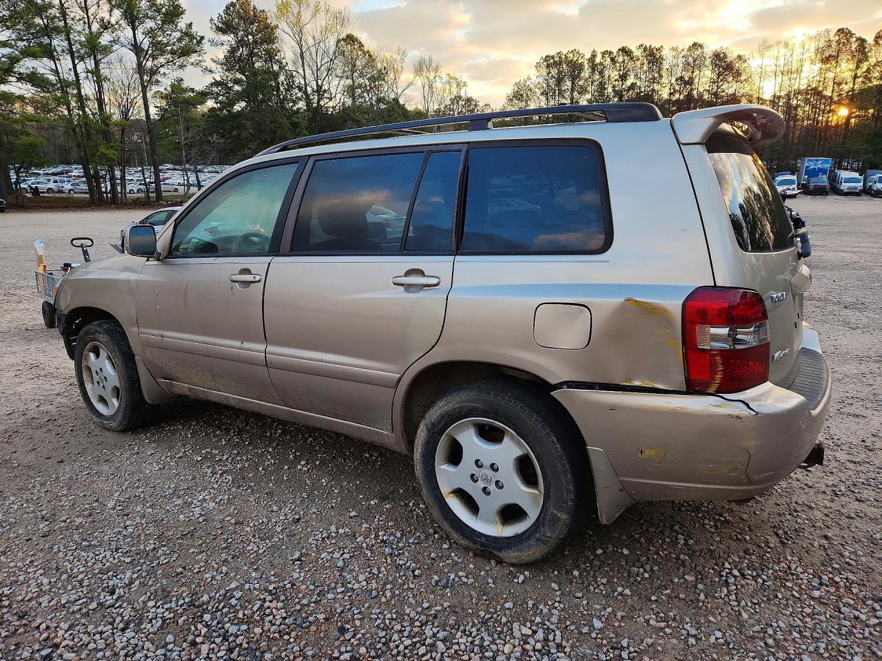2007 Toyota Highlander Limited Gold vin: JTEEP21A870224899