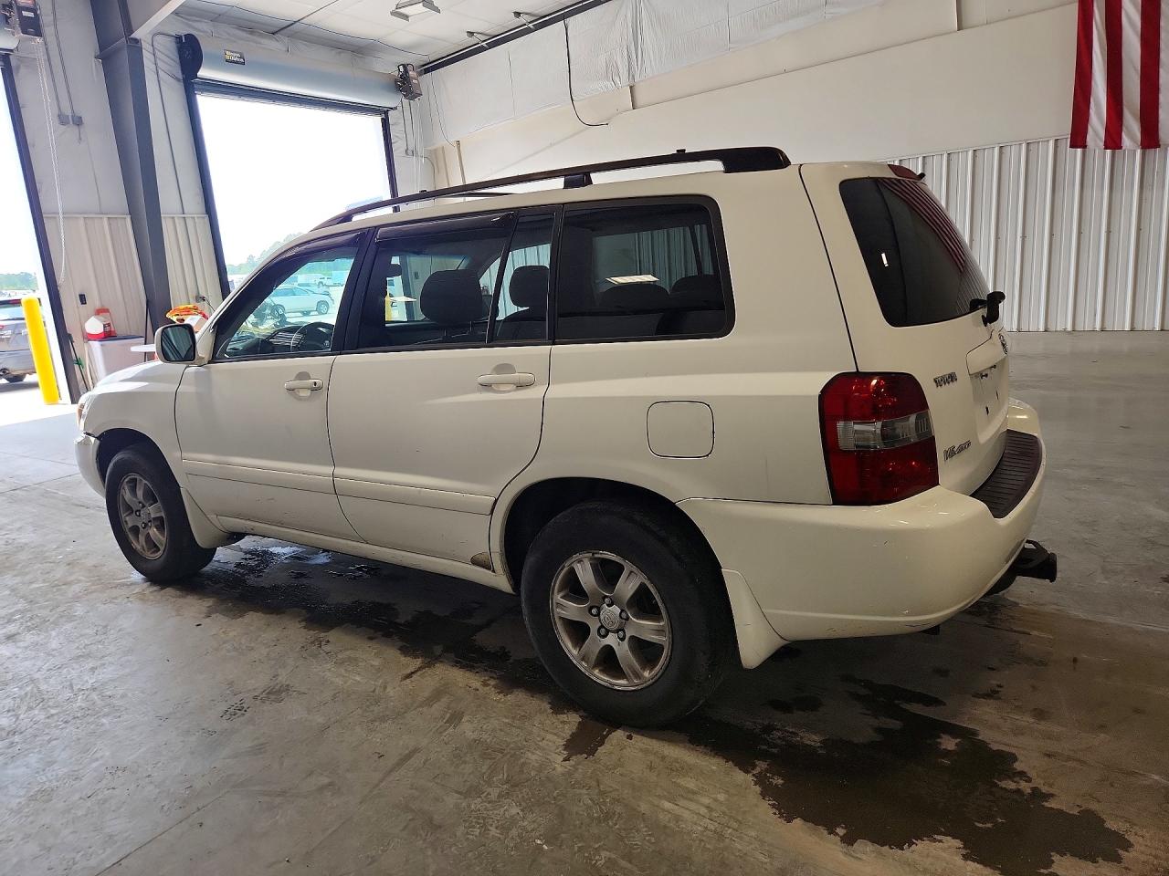 2004 Toyota Highlander Base White vin: JTEEP21A940037344