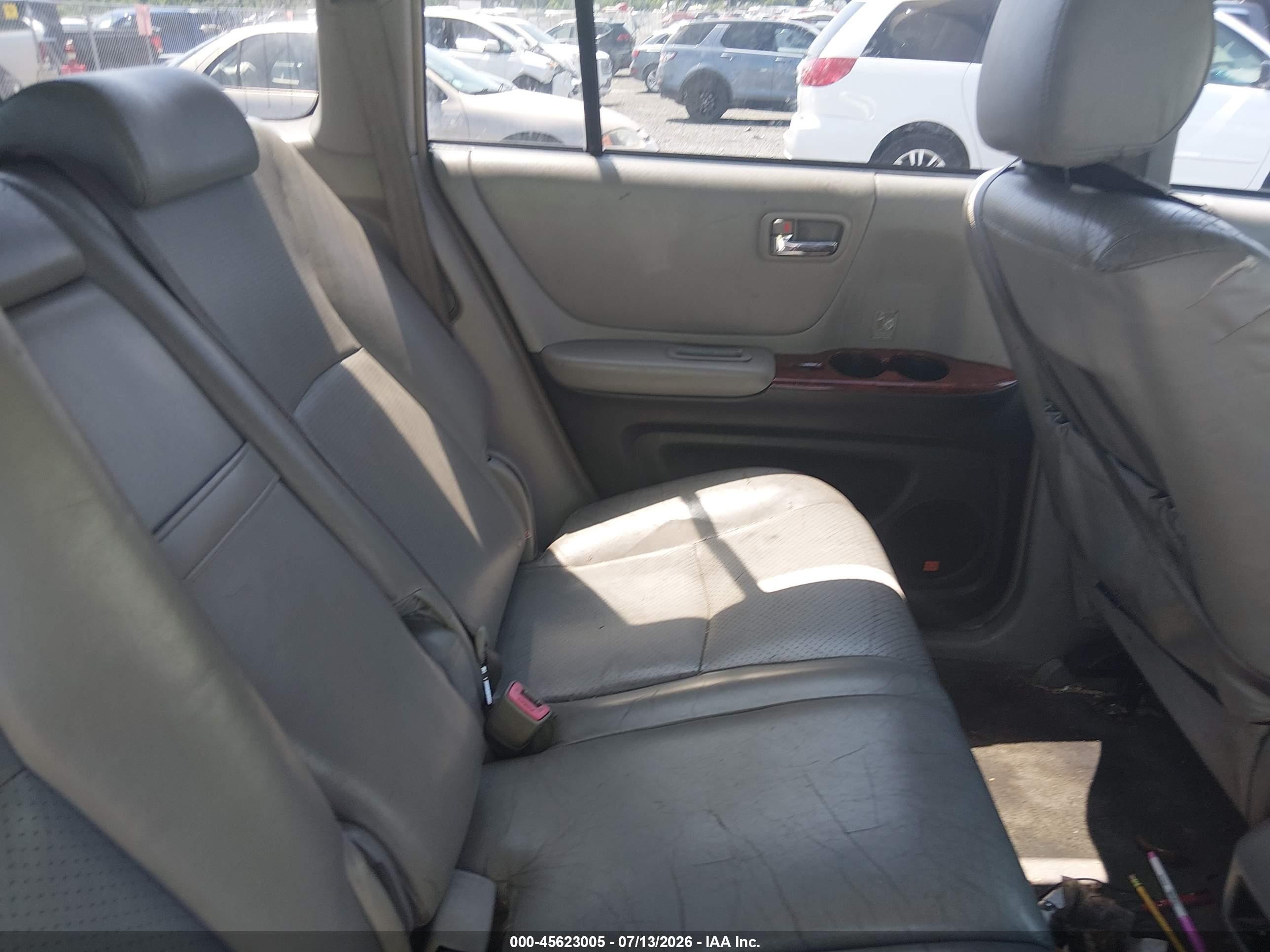 2005 Toyota Highlander Limited V6 Tan vin: JTEEP21A950128017