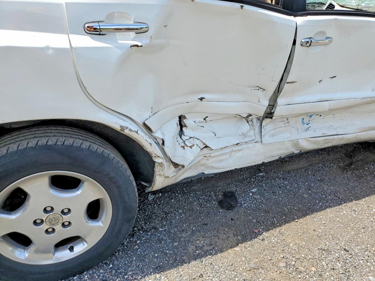 2006 Toyota Highlander Limited White vin: JTEEP21A960169989