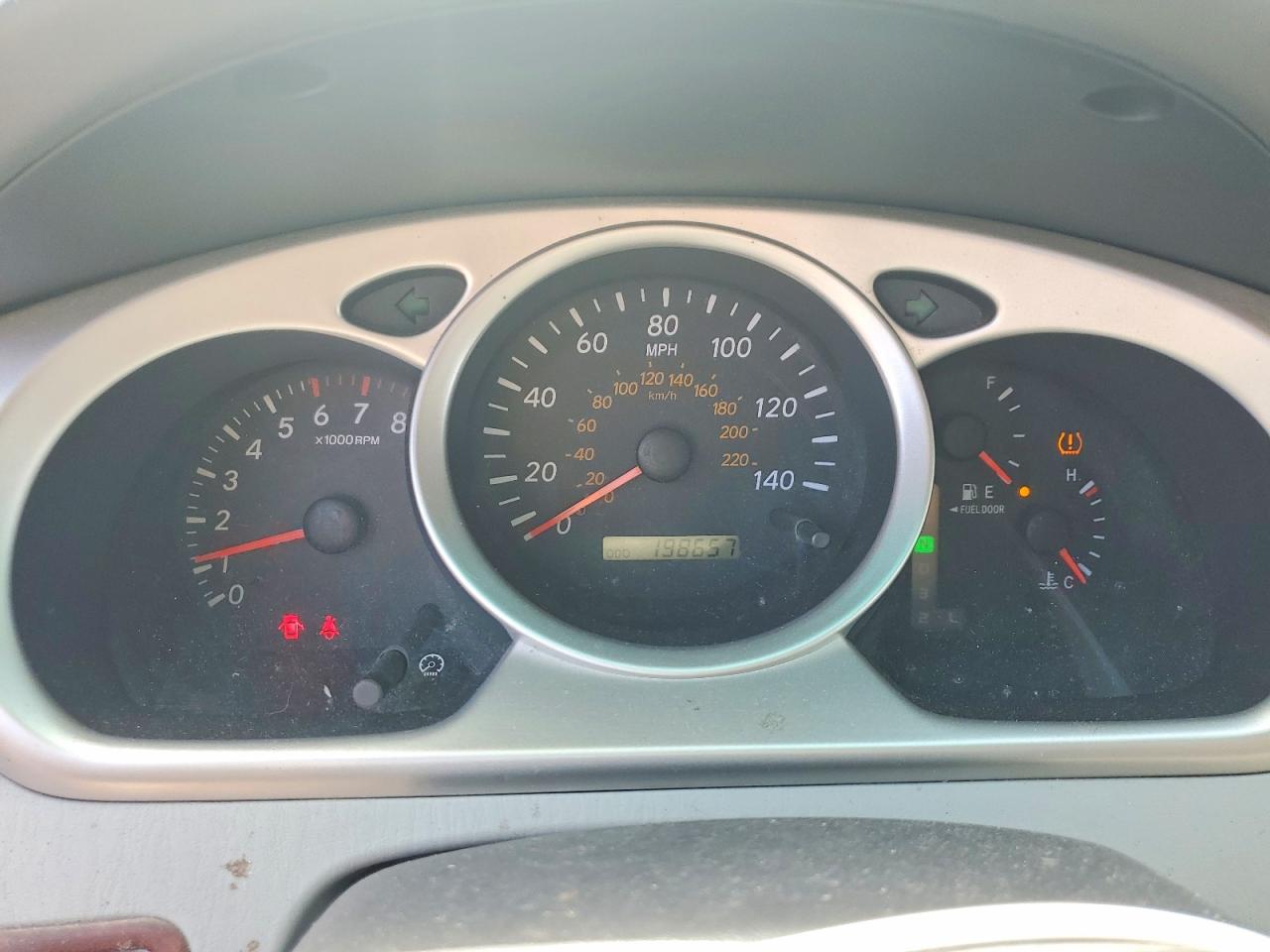2007 Toyota Highlander Base Серебряный vin: JTEEP21A970204256